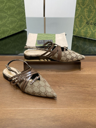 ua G*u*i strappy ballet flat