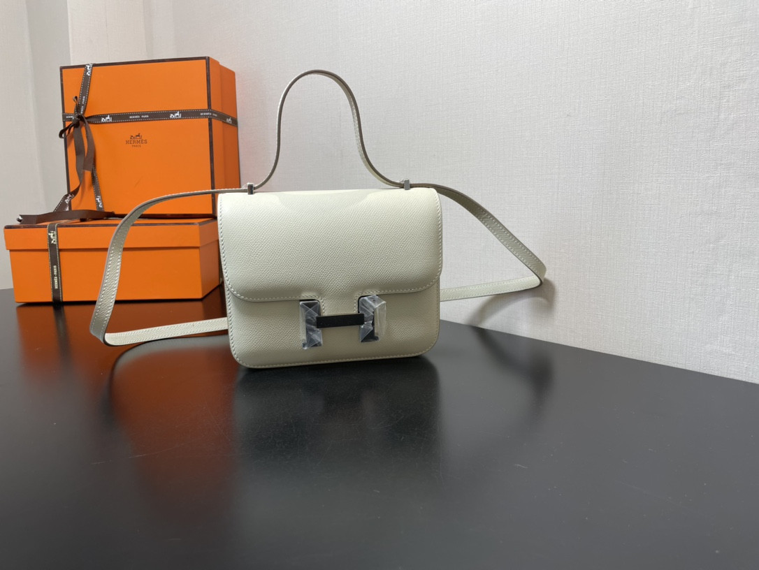 H**me5 constance 19 epsom silver hardware 7.25" x 6.25" x 2.25"