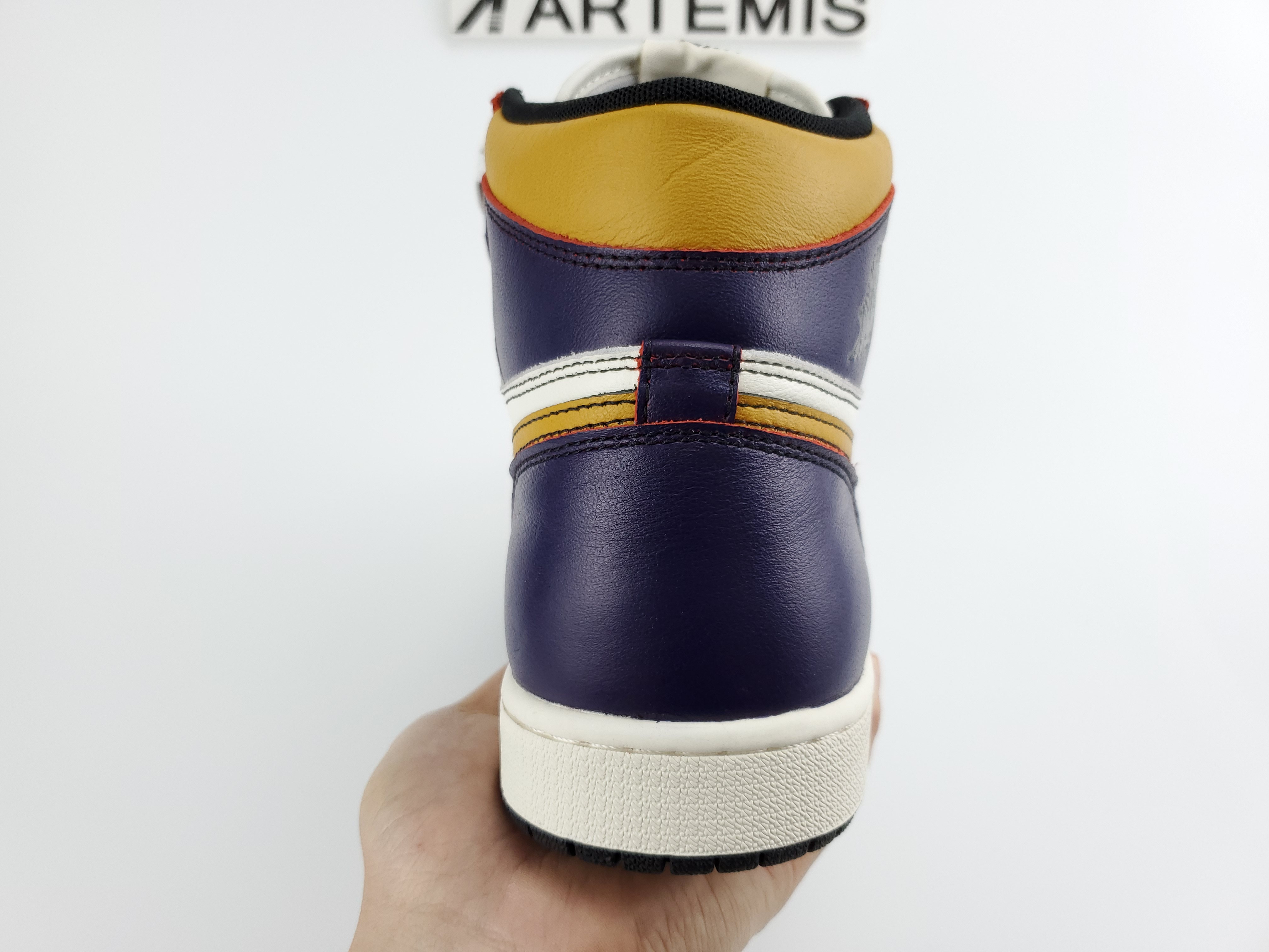 Air Jordan 1 Retro High OG Defiant SB LA to Chicago