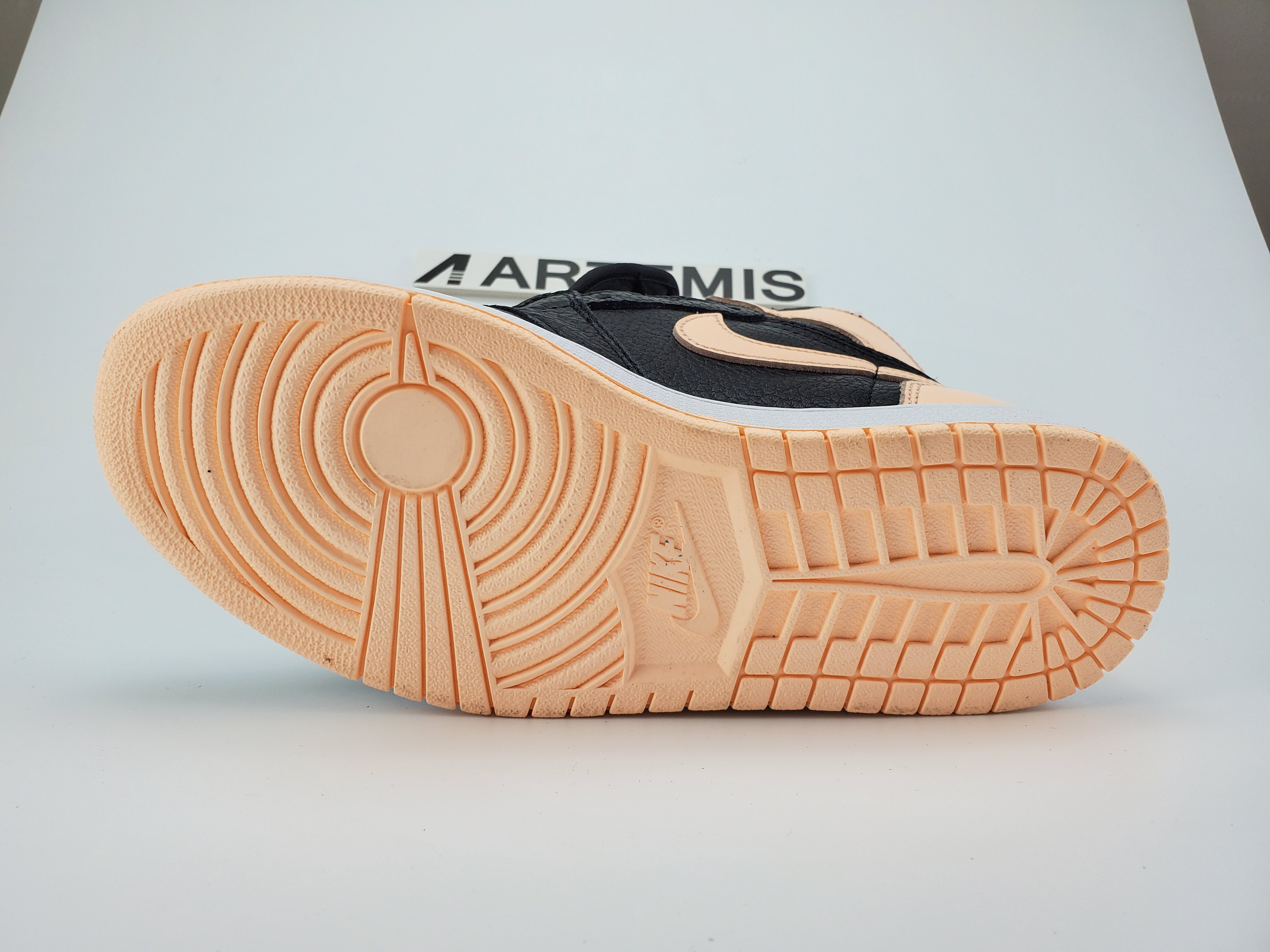 Jordan 1 Retro High Black Crimson Tint