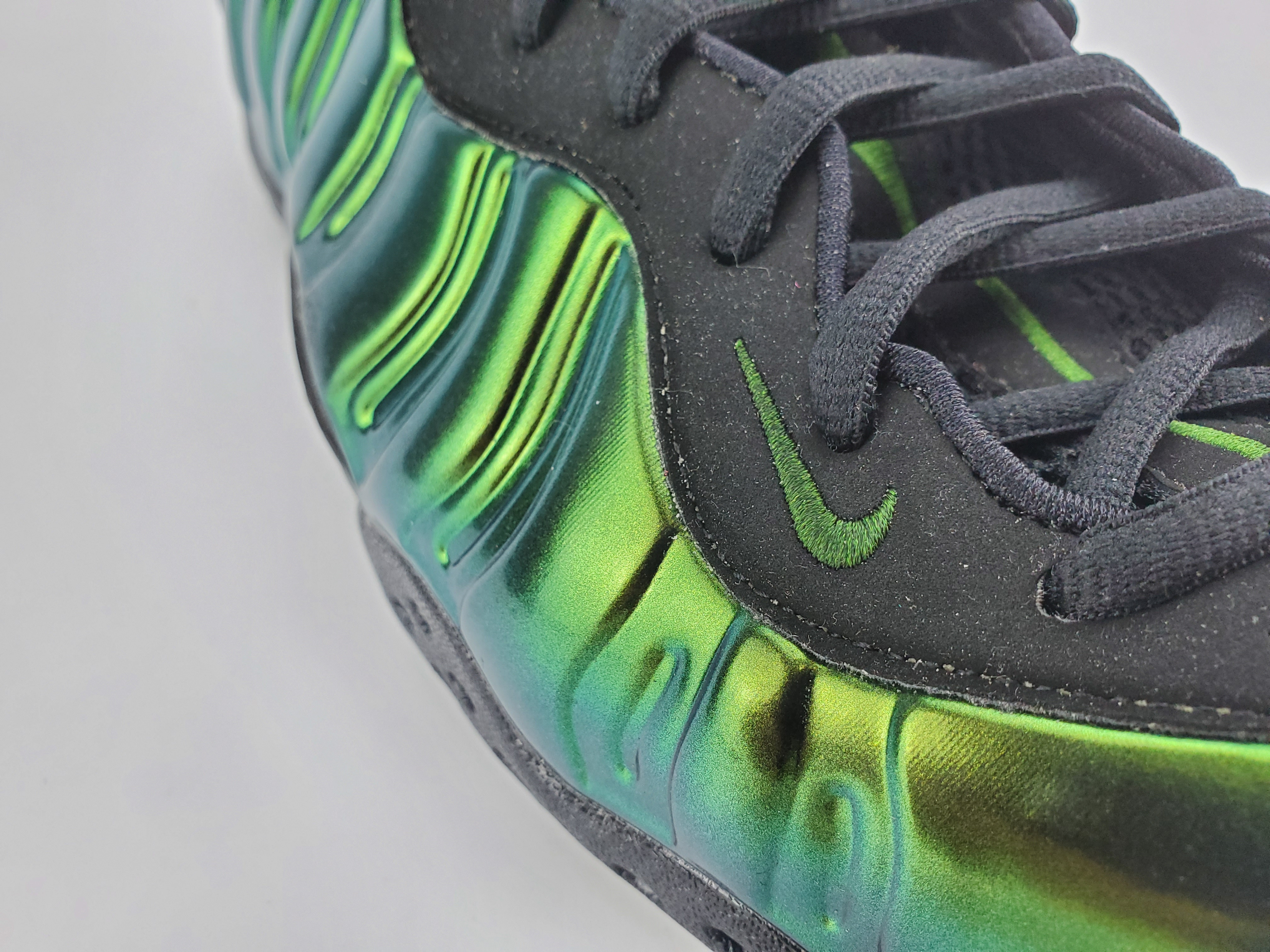 Nike Air Foamposite One "Metallic Green"