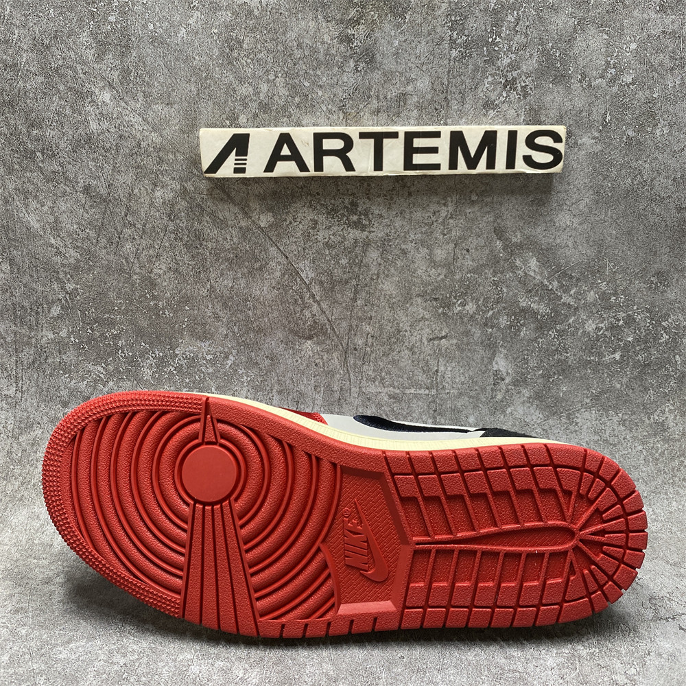 Air Jordan1 Retro Low OG Trophy Room Away