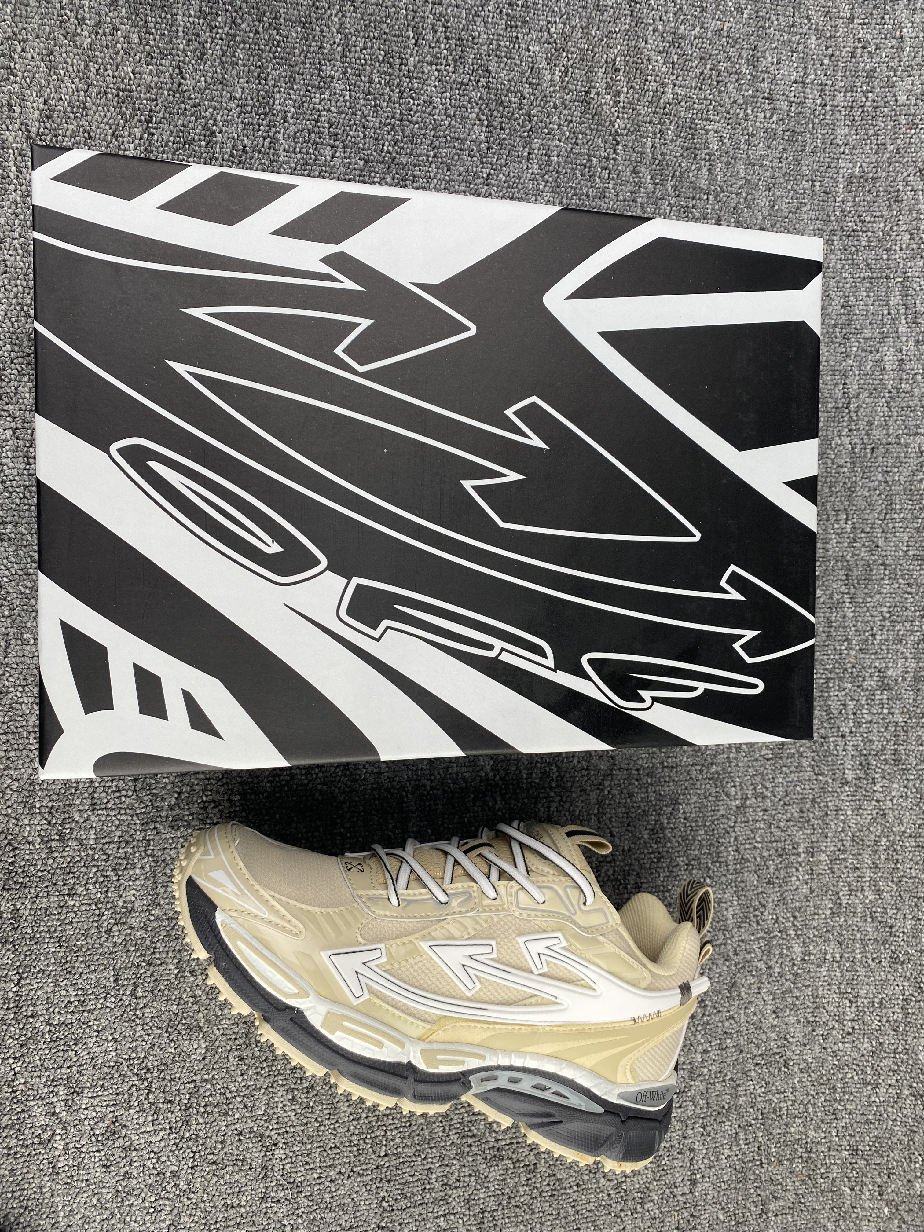 UA Off-White "BE RIGHT BACK"