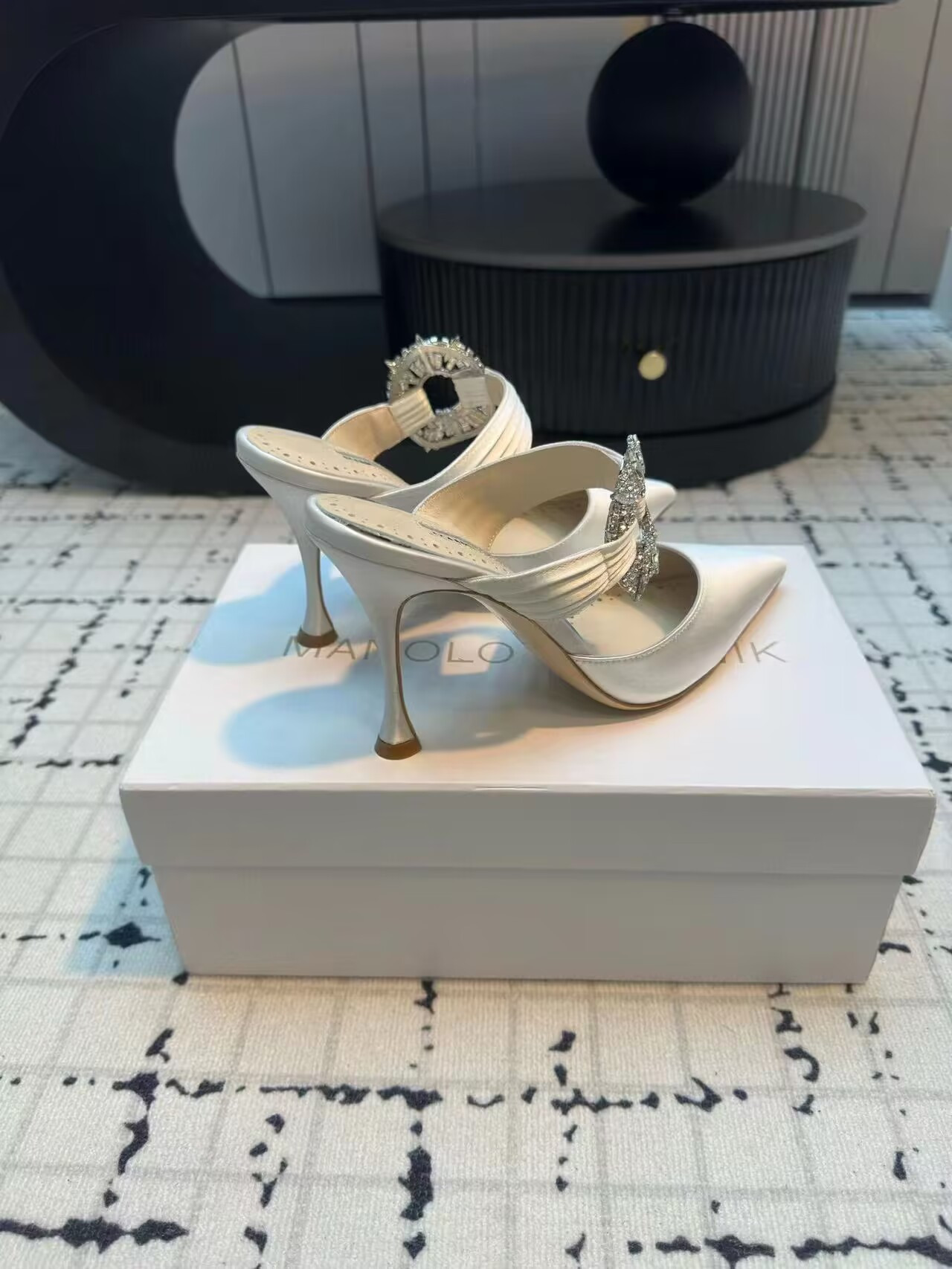 ua man010 B1ahn*k mules