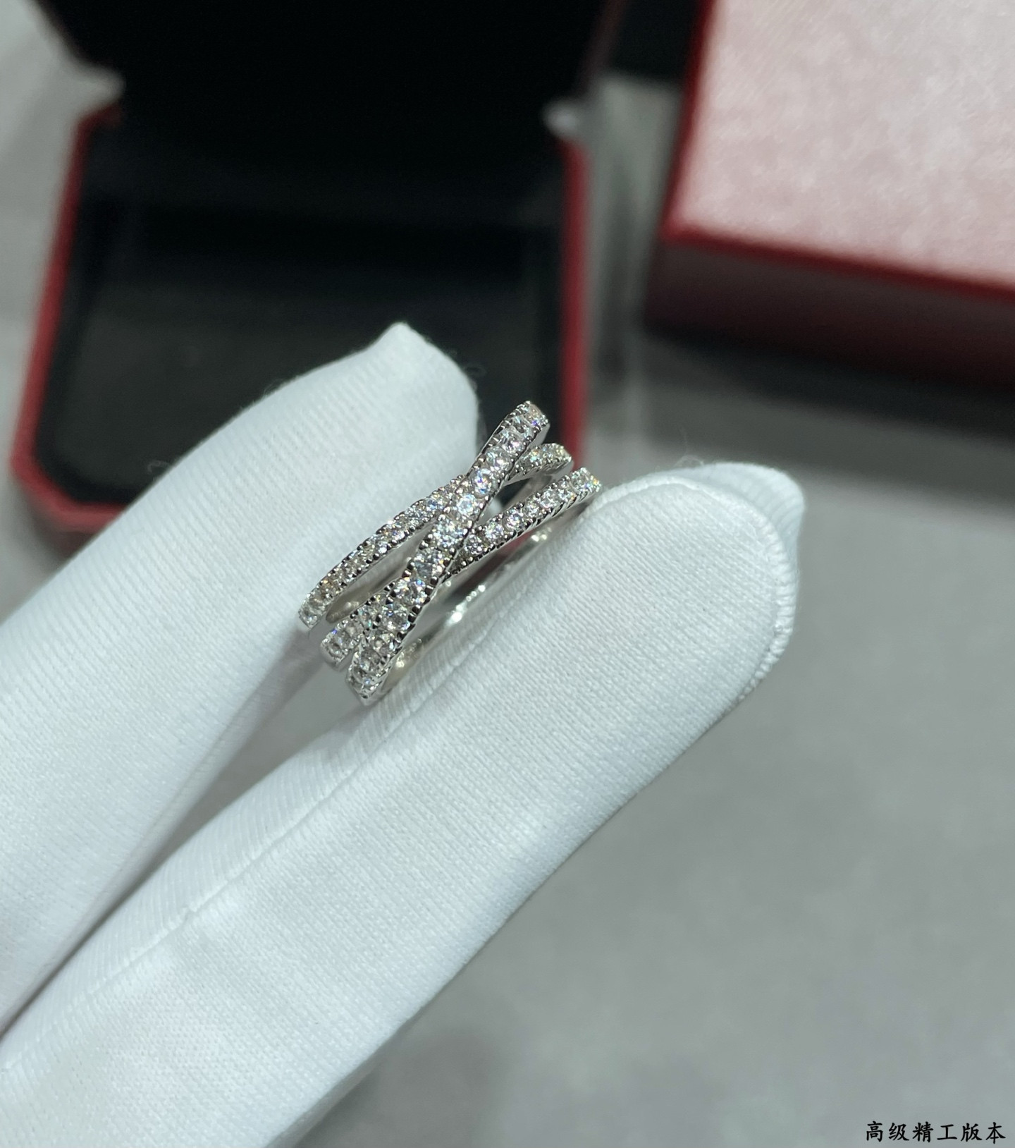 ca*t*er three-ring rivet Di*m*nd ring