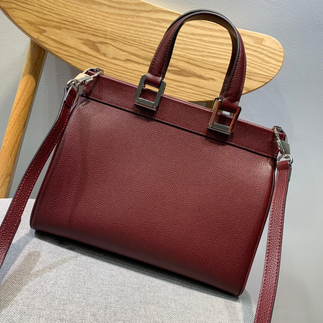 G*u*i zumi grainy leather small top handle bag