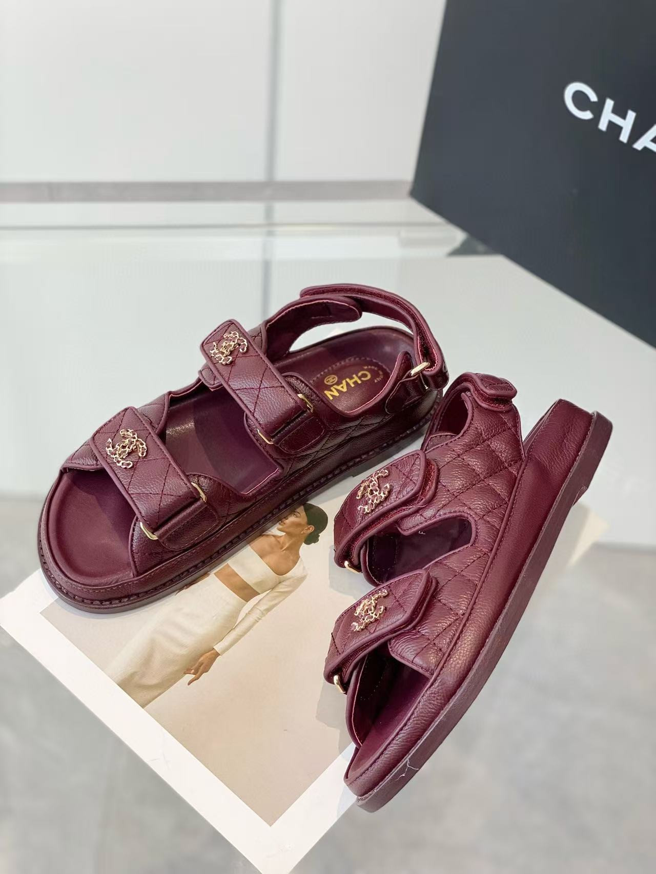 ua Ch*el sandals