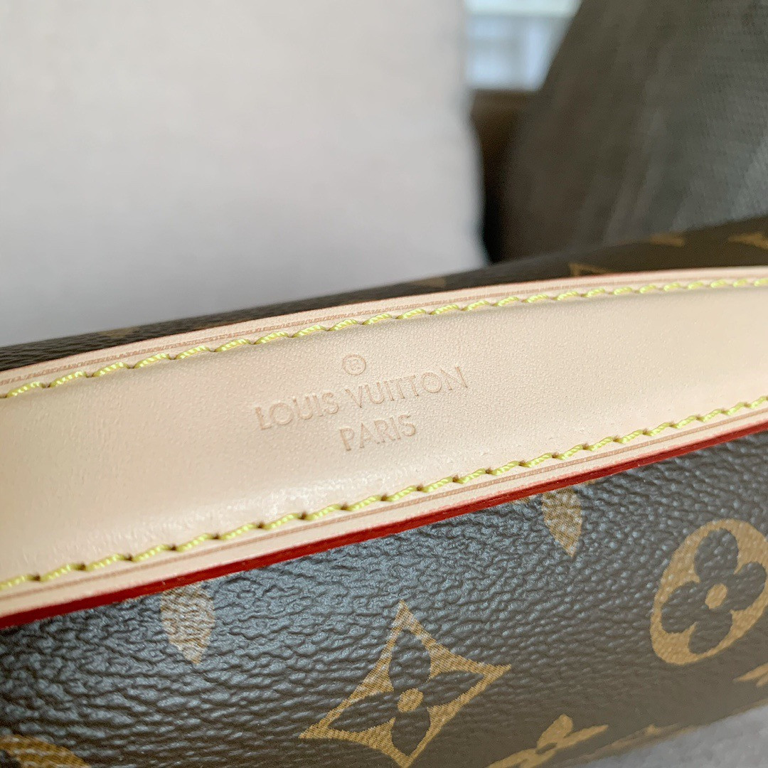 LV POCHETTE METIS M44875