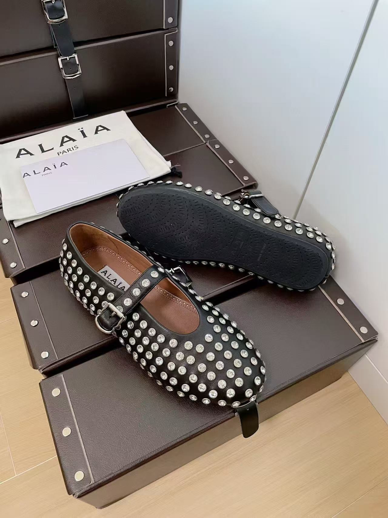 UA ALAÏA STRASS BALLET FLATS