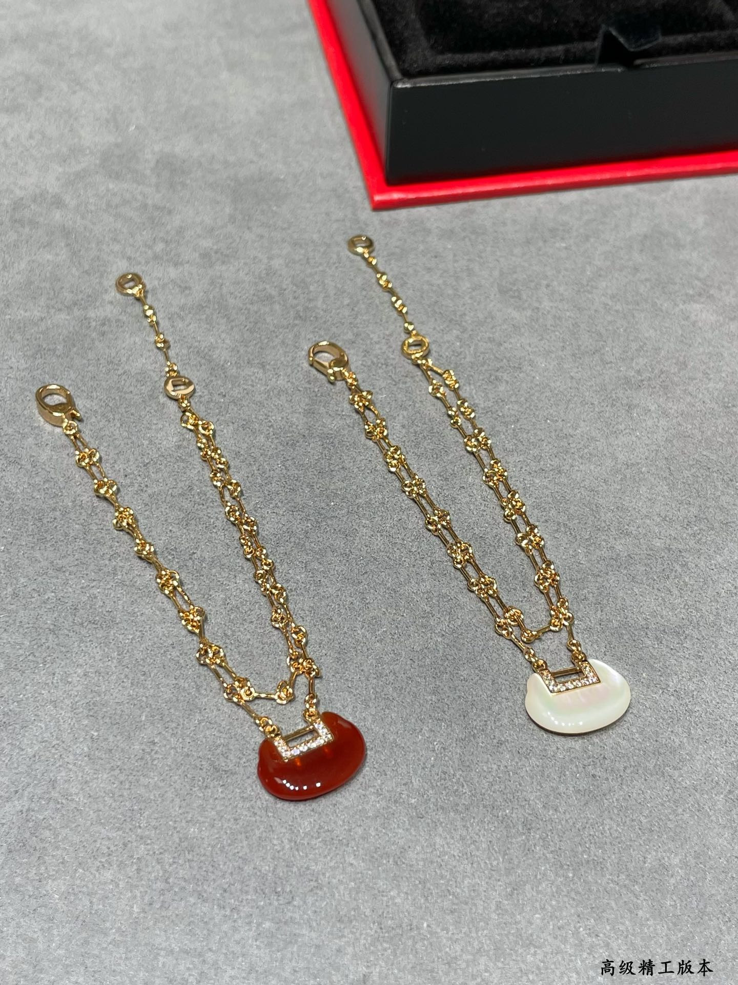 Qeelin YUYI Ruyi Mother-of-Pearl Bracelet