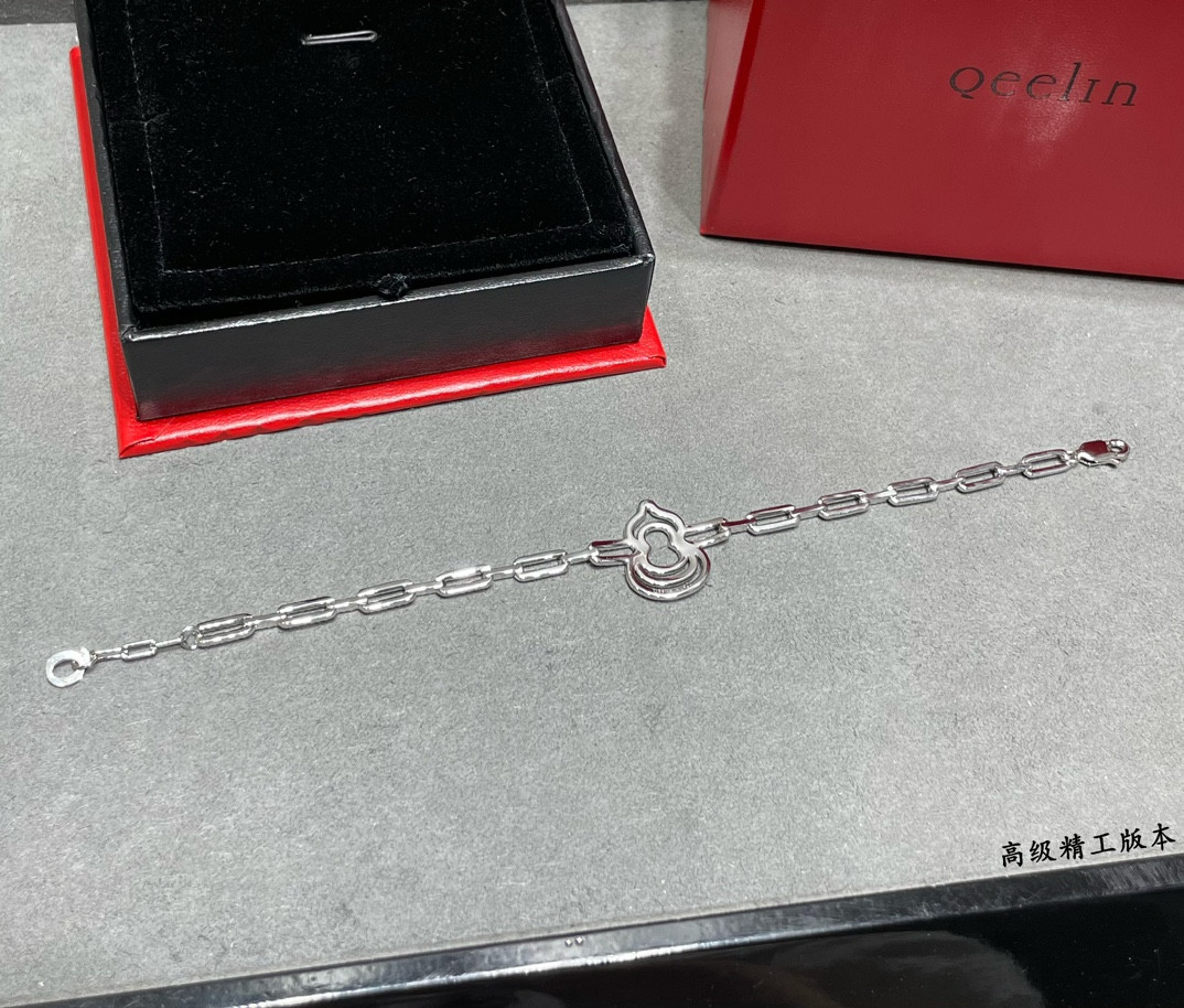 Qeelin Triple Loop Gourd Bracelet