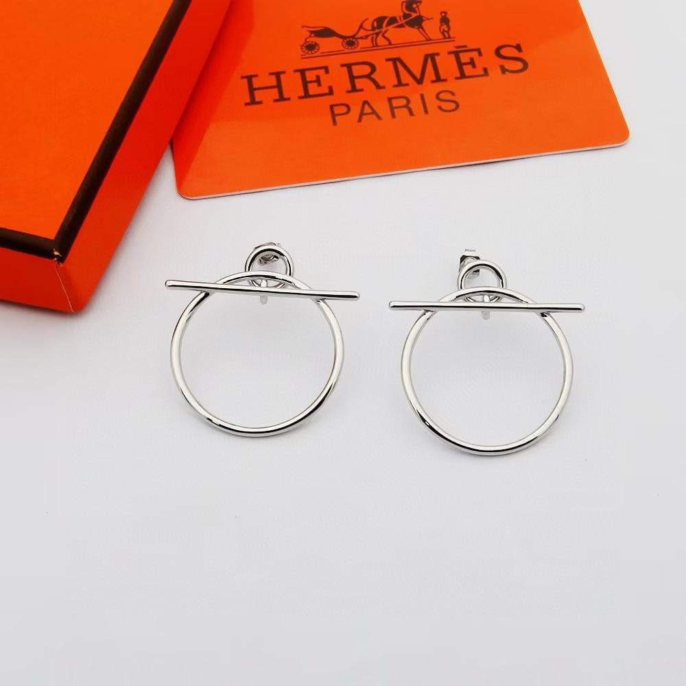 H**me5 loop earrings