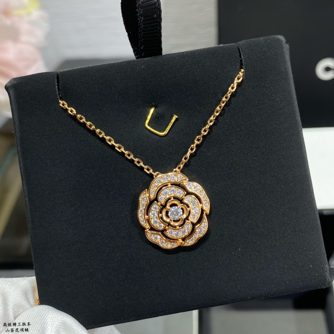 Ch*el camellia necklace