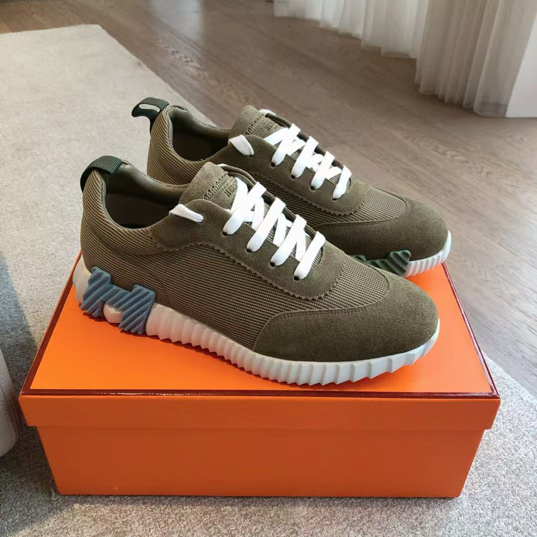 ua H**me5 bouncing sneaker