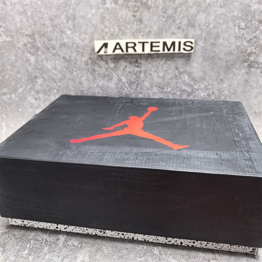 UA Jordan 5 Retro