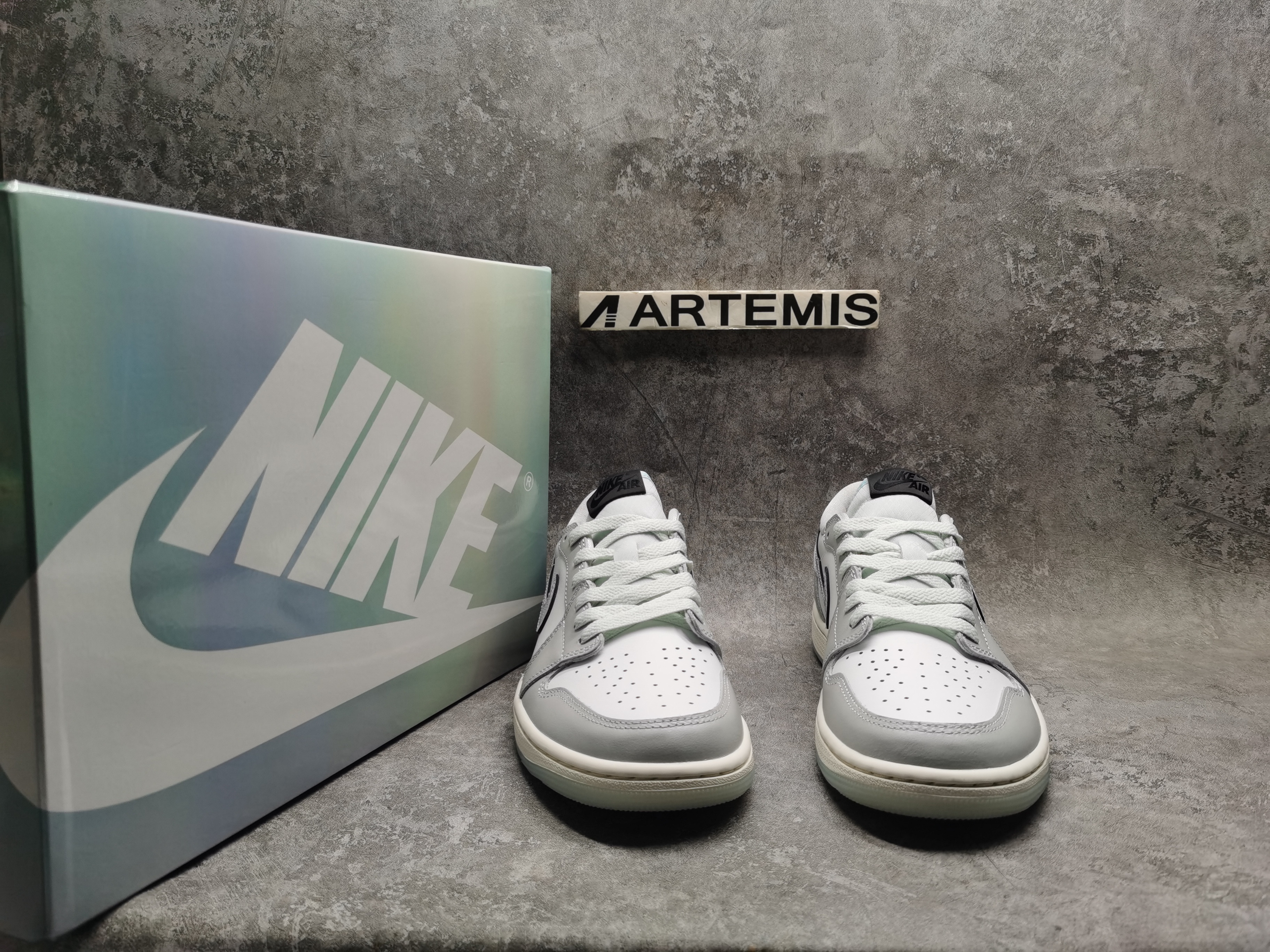 UA Jordan 1 Retro Low OG