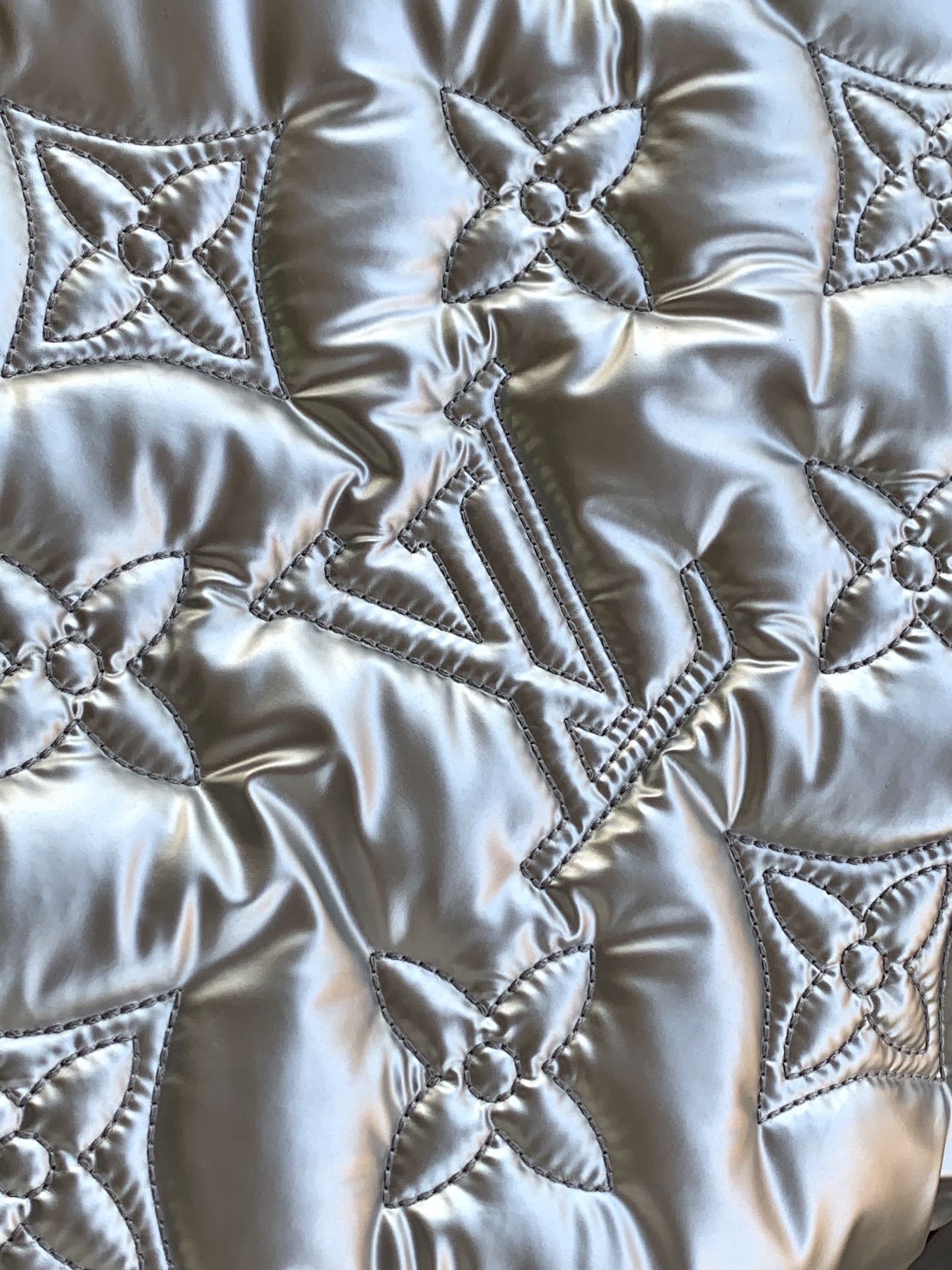 LV ONTHEGO M21069 35 x 27 x 14 CM