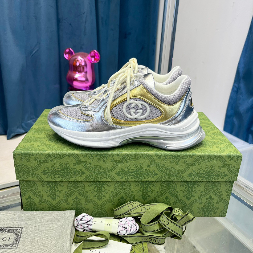 ua G*u*i run sneaker