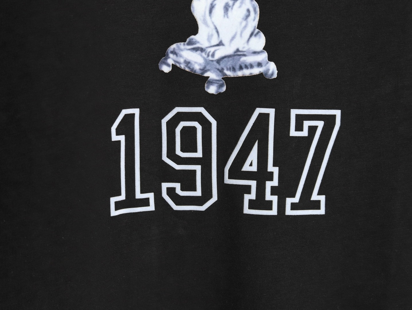 D*or short-sleeved t-shirt