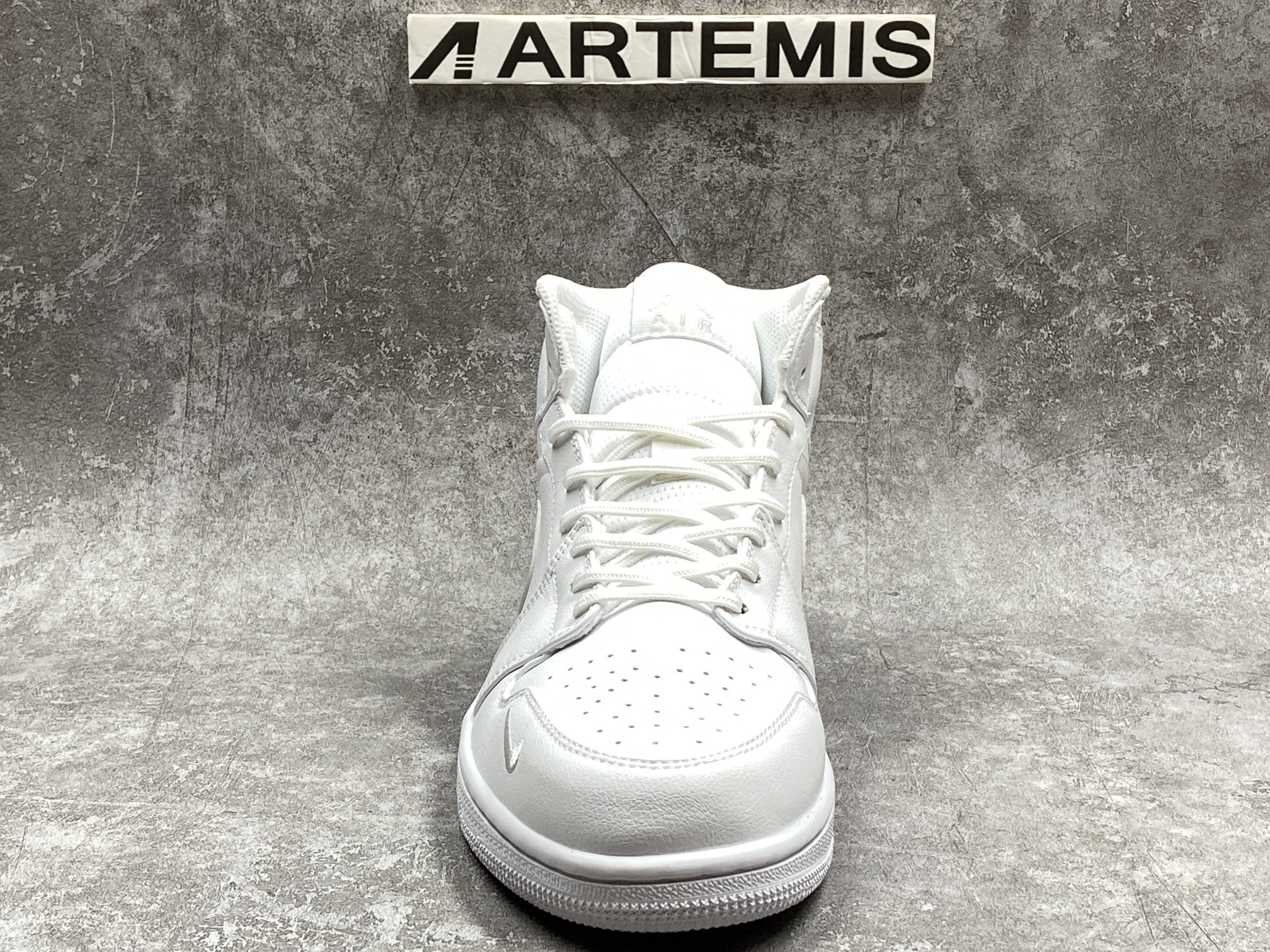 Air Jordan 1 Mid SE Nike Swoosh On Tour (2020)