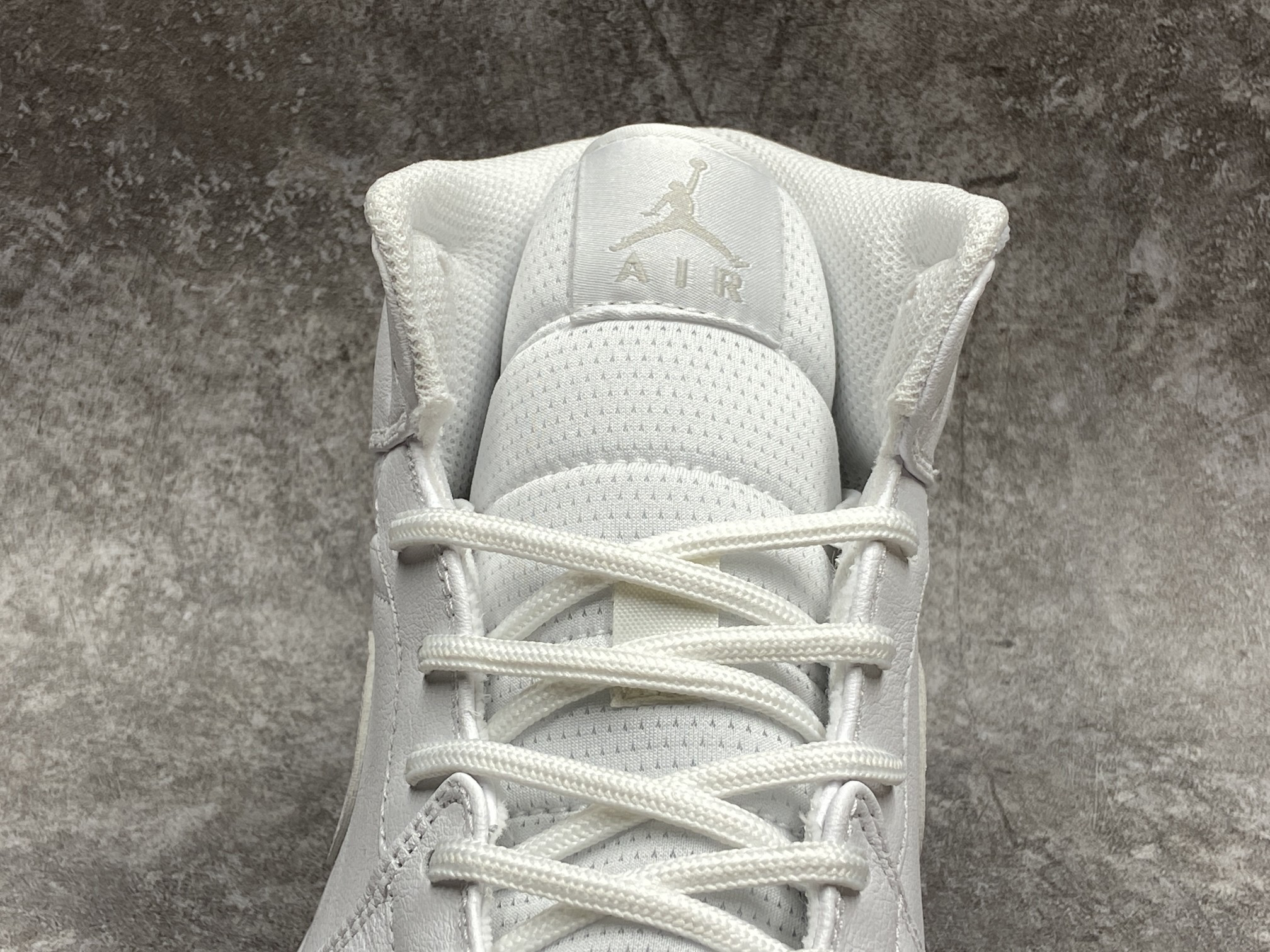 Air Jordan 1 Mid SE Nike Swoosh On Tour (2020)