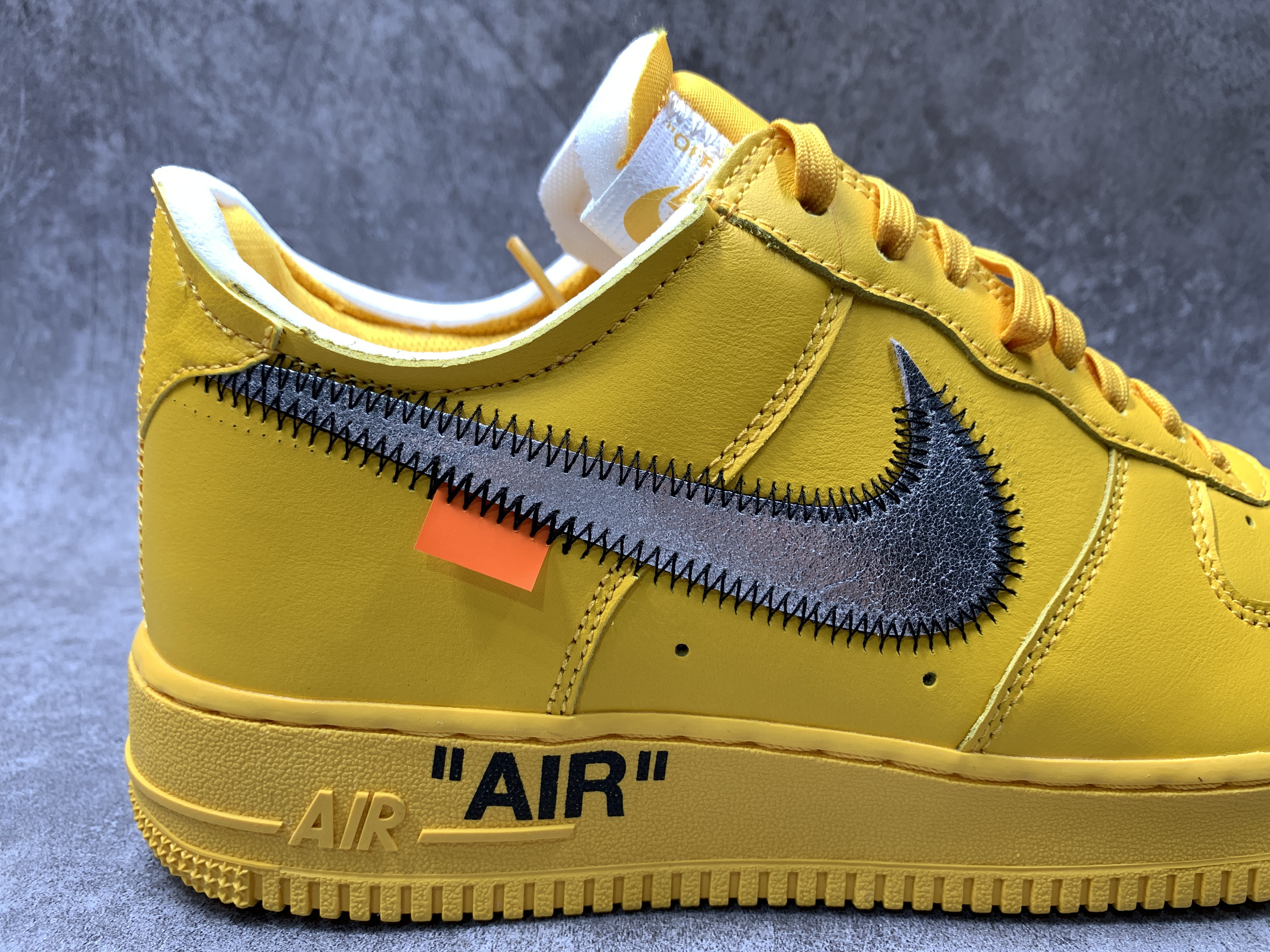 Air Force 1 x Off-White Low University Gold
