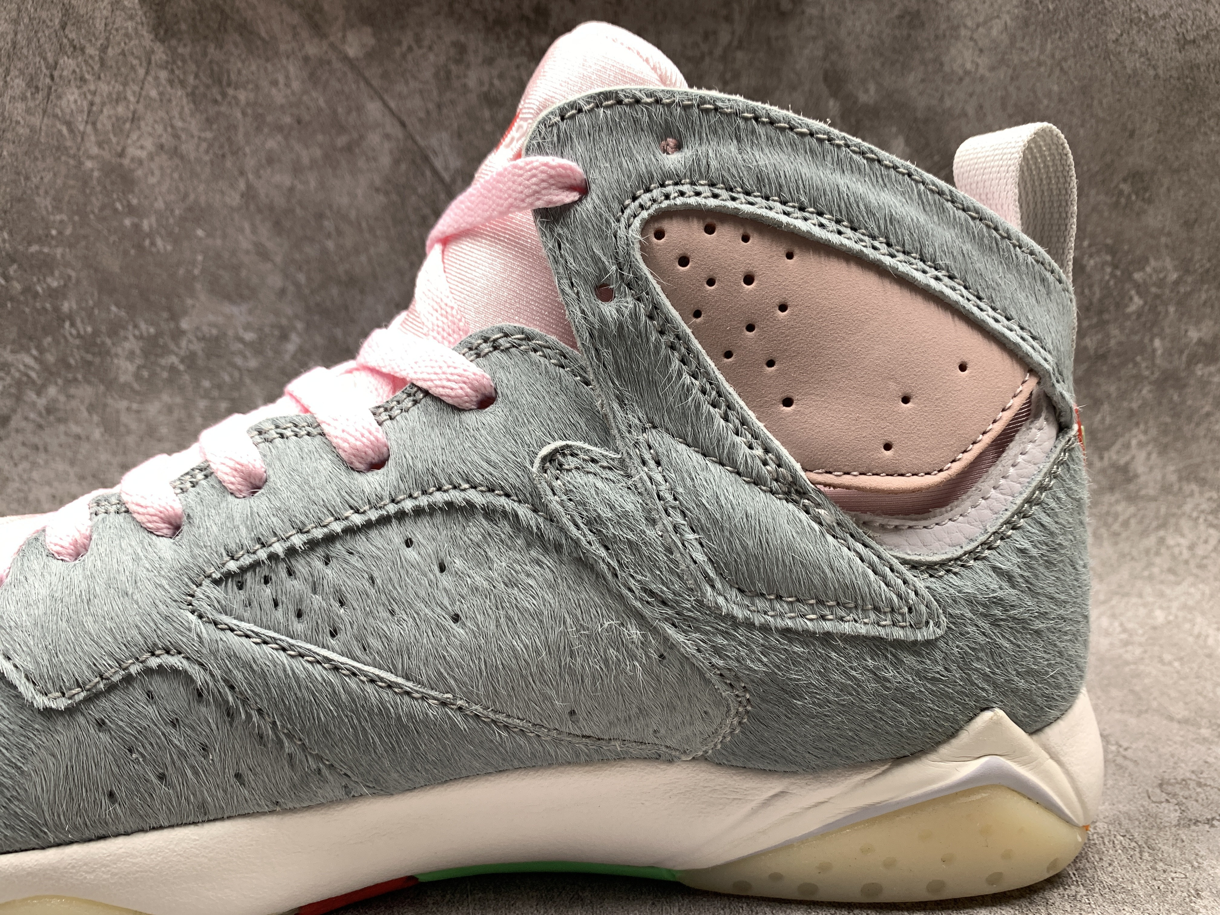 Air Jordan 7 Retro Neutral Grey