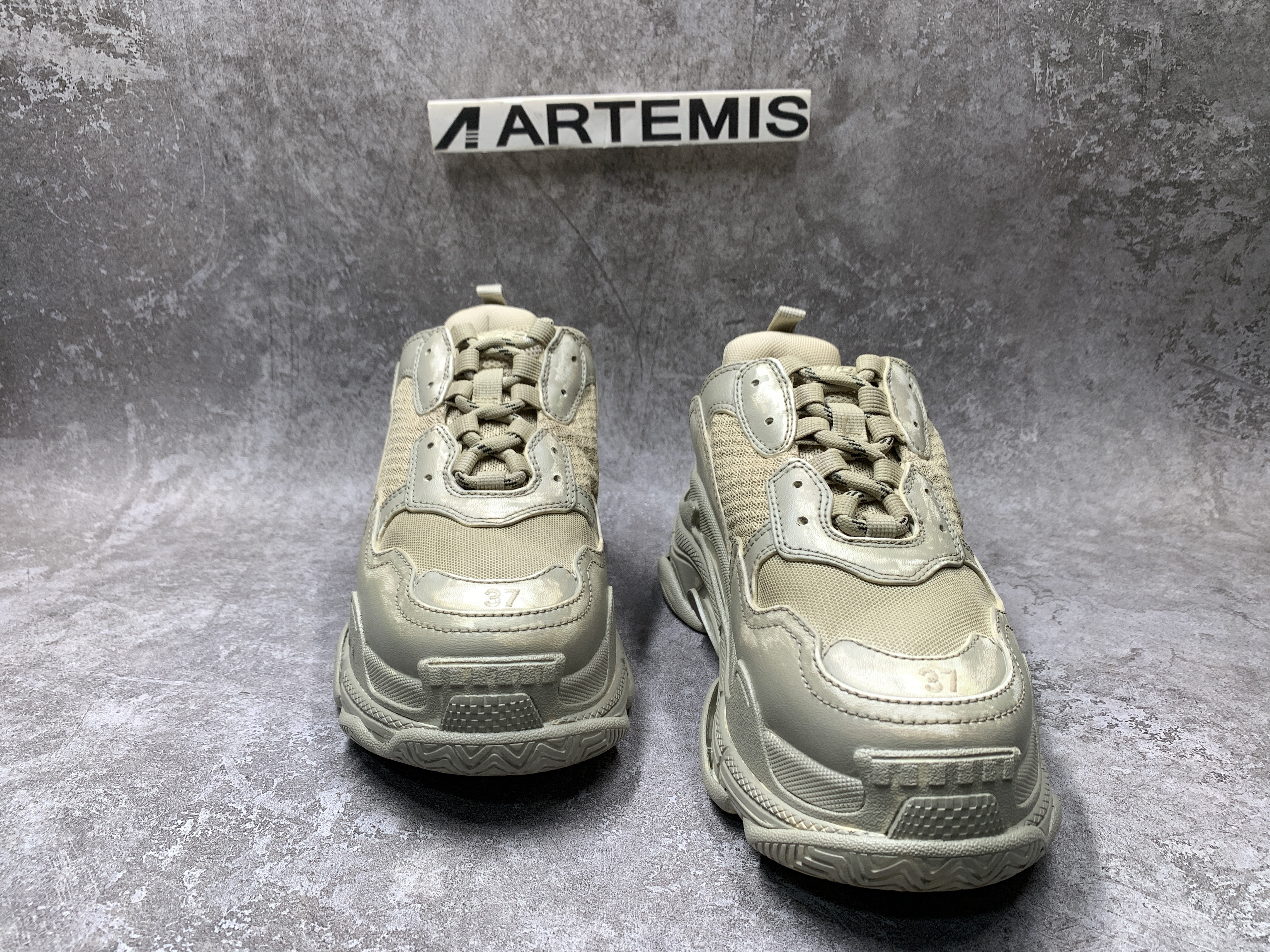Balenciga Triple S Sneaker Light Beige Faded