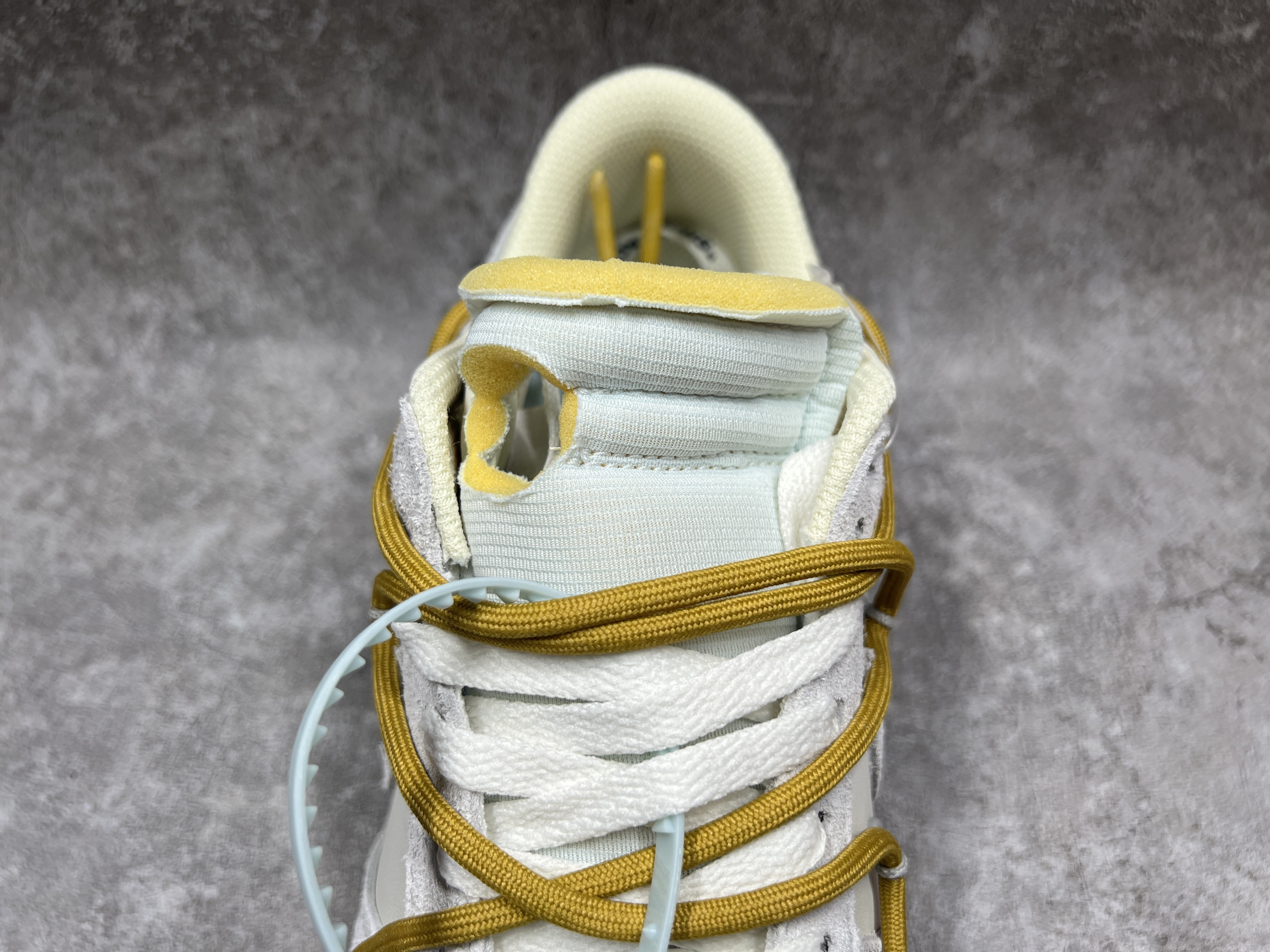 Off-White x Dunk Low Lot 37 of 50