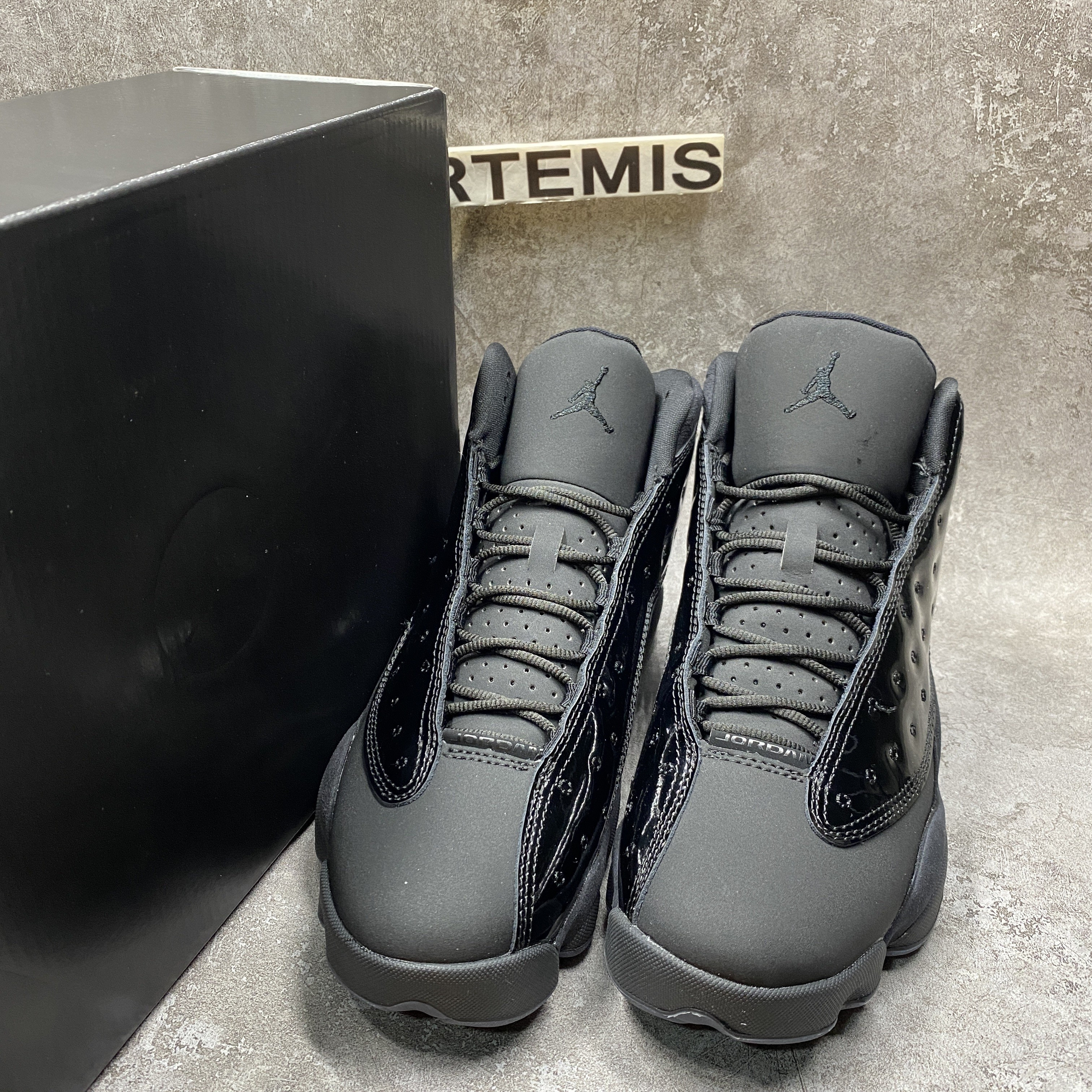 Air Jordan 13 Retro Cap and Gown