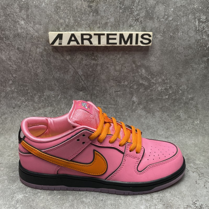 The Powerpuff Girls x Nike Dunk SB Low PINK