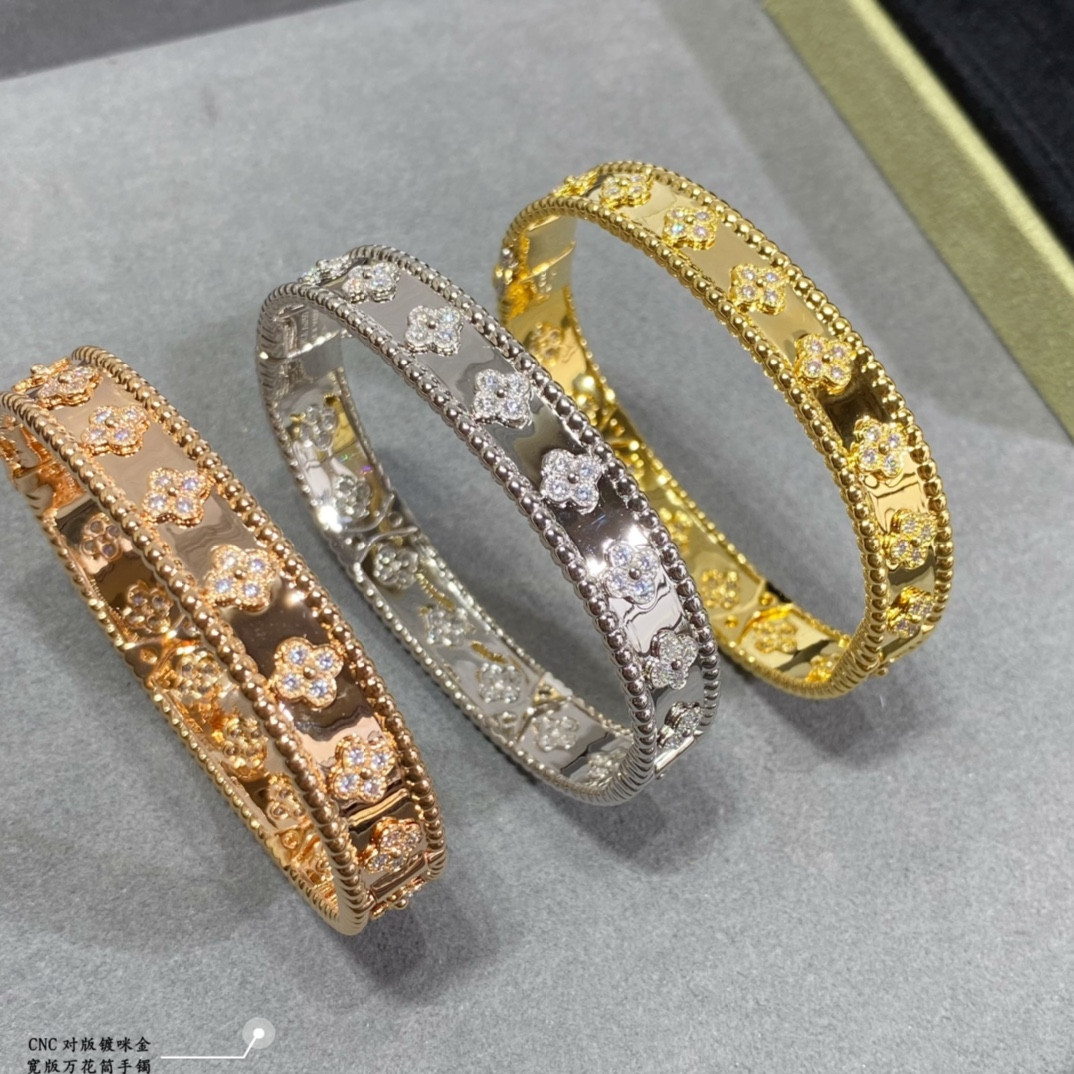 V*N CL*F & arpels wide kaleidoscope bracelet