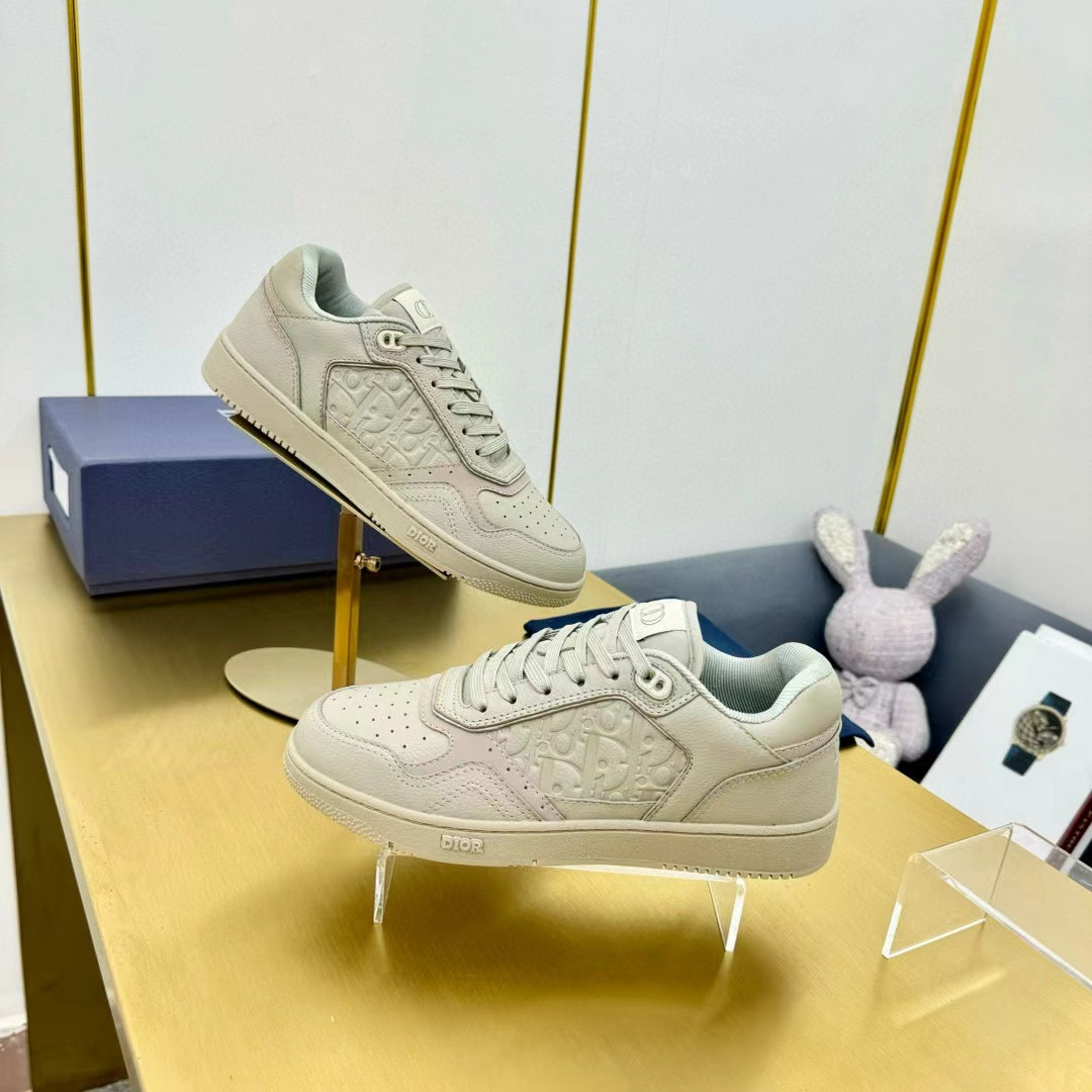 ua D*or b27 low-top sneaker beige grained calfskin and beige D*or gravity leather