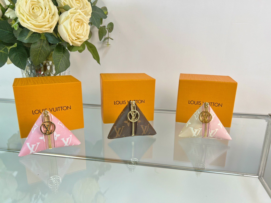 LV BERLINGOT BAG CHARM AND KEY HOLDER M00669