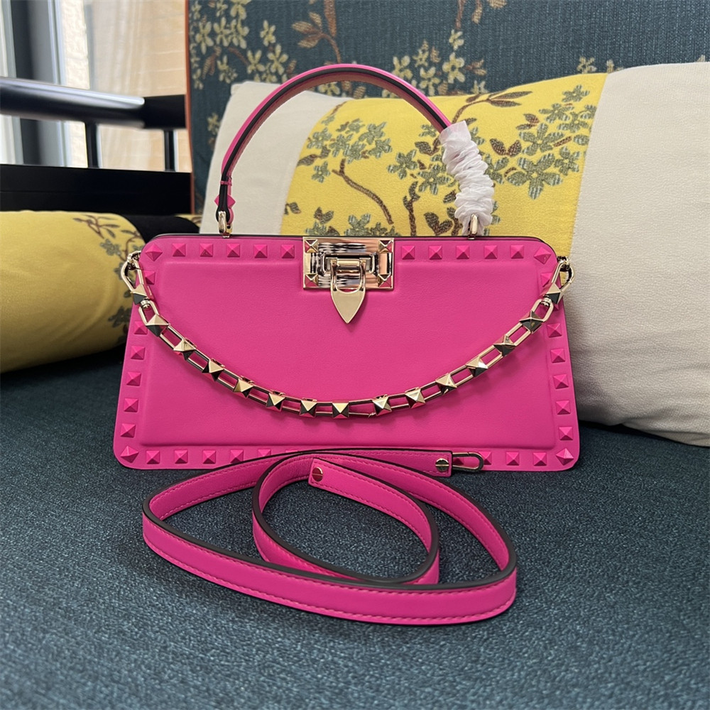 Va1e*ntin0 garavani rockstud23 smooth calfskin handbag
