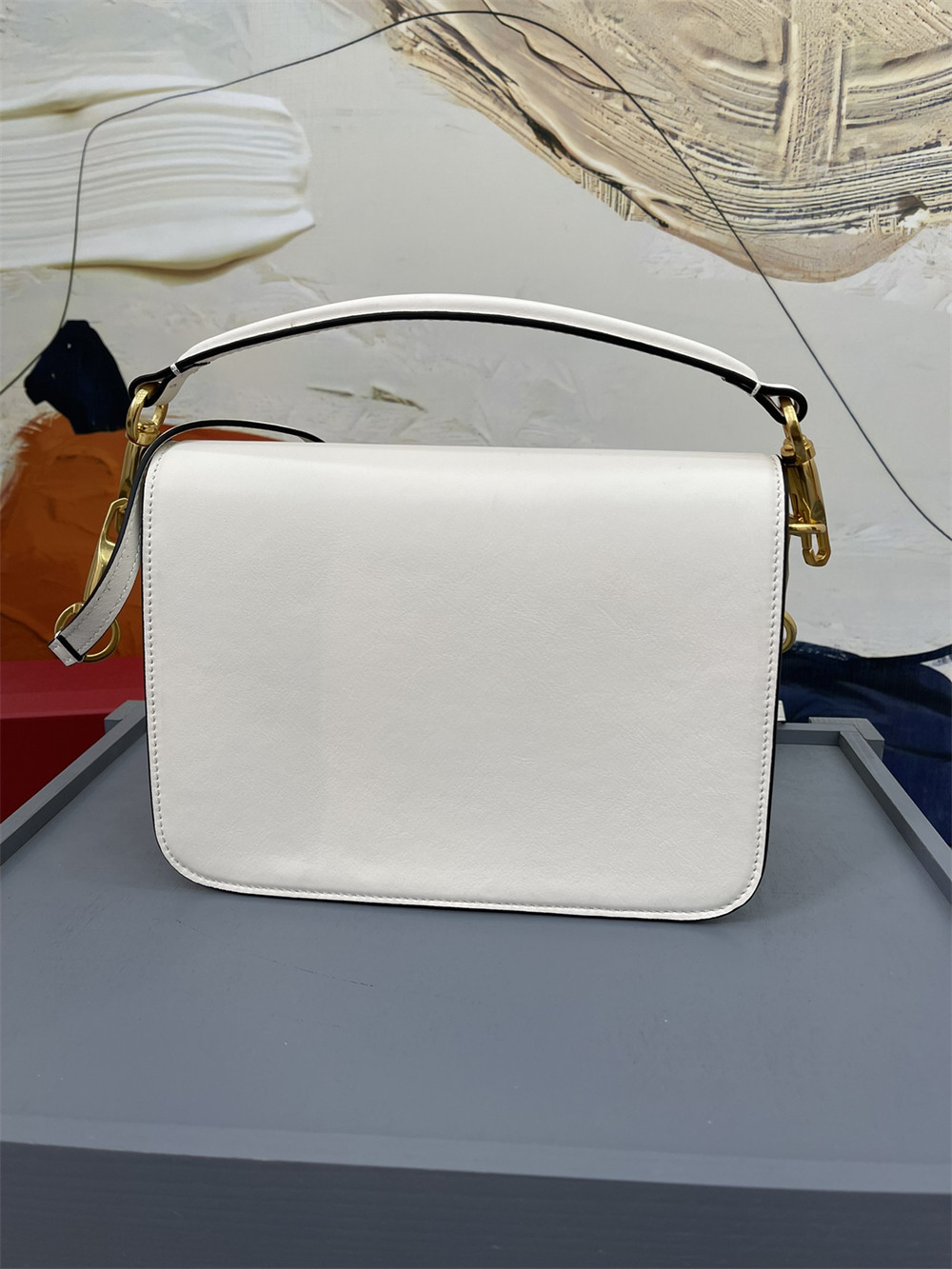 Va1e*ntin0 garavani locÒ calfskin shoulder small bag 22 x 16  x 7 cm