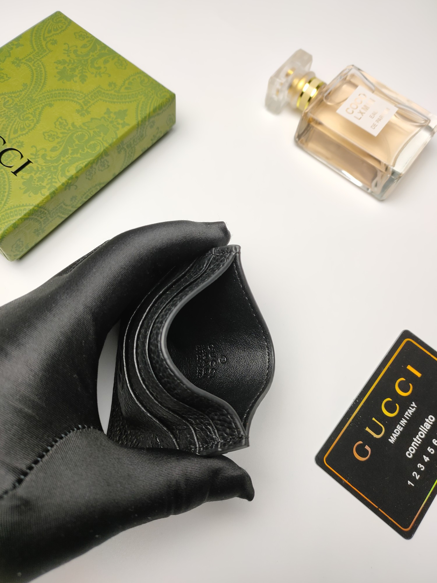 G*u*i gg card case wallet