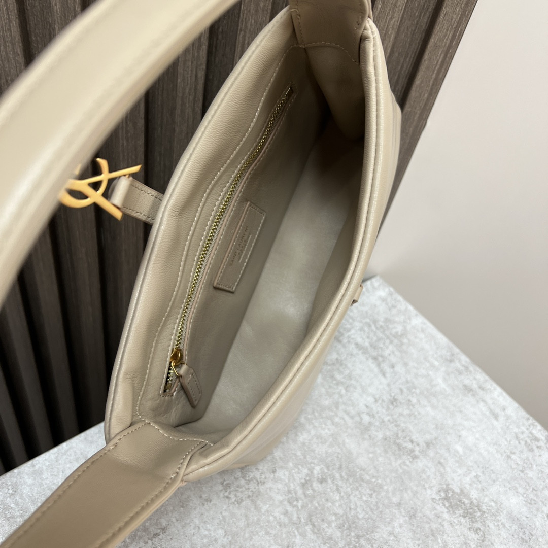 Y*L le 5 À 7 in smooth lambskin white 9 x 6.3 x 2.5 inches