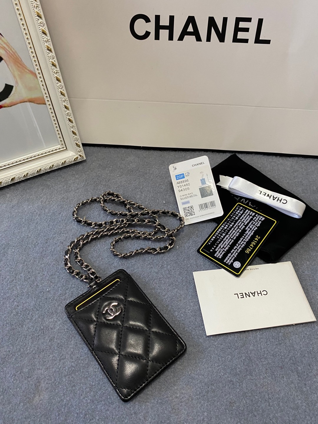 Ch*el card holder 10.5 x7 x  0.5cm