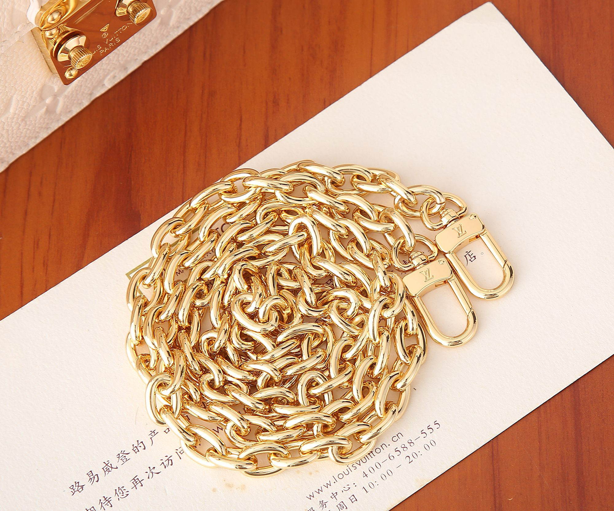 LV Wallet On Chain Métis   M82636   7.5 x 4.3 x 2.2 inches