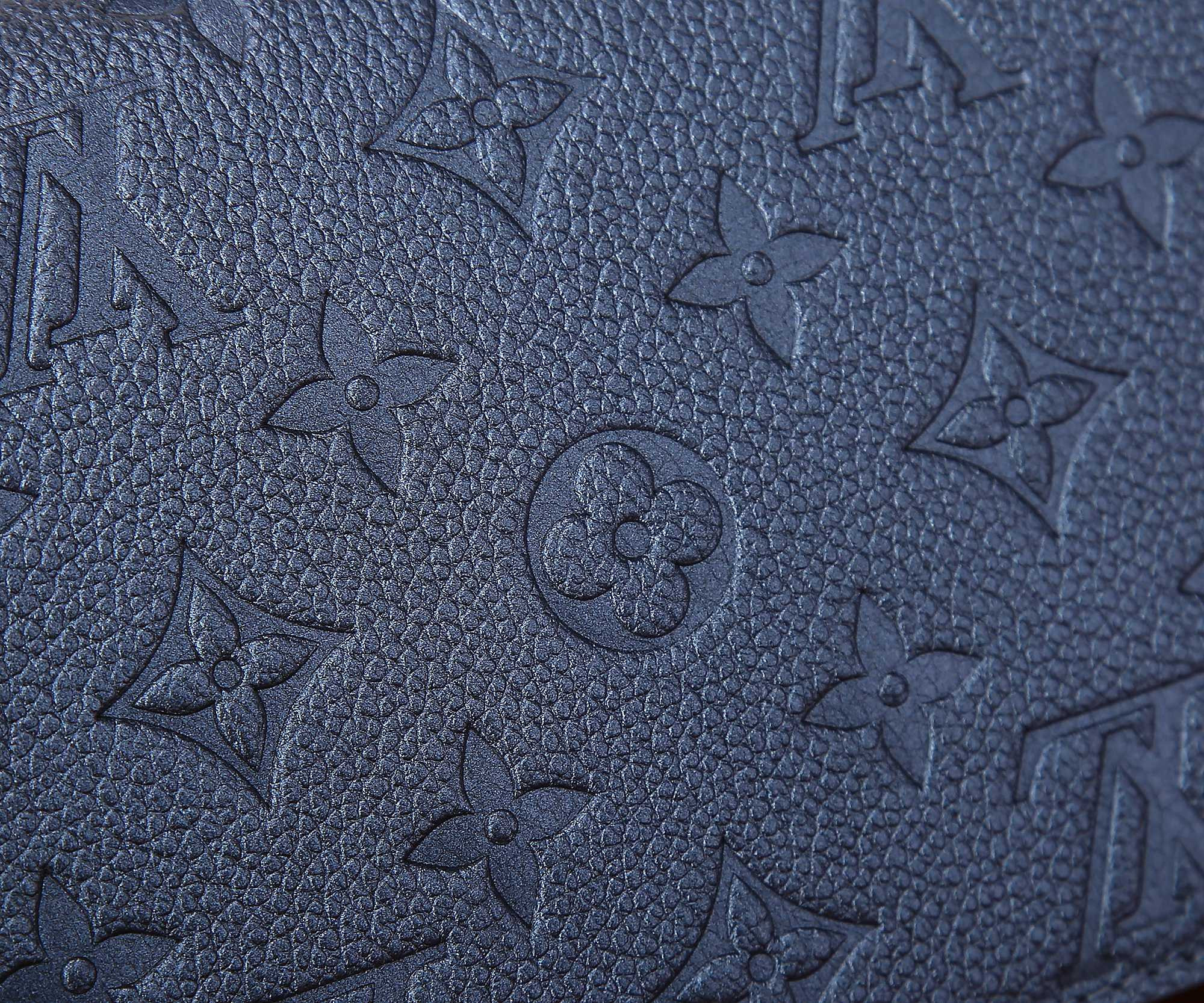 LV Wallet On Chain Métis   M82671    7.5 x 4.3 x 2.2 inches