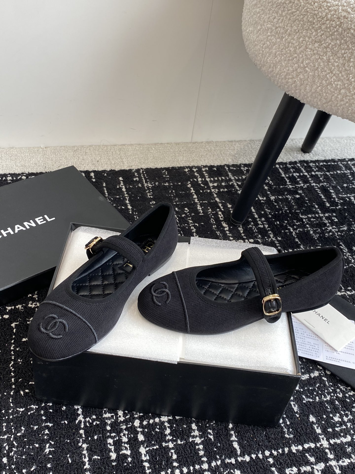 ua Ch*el mary janes  cotton & silk