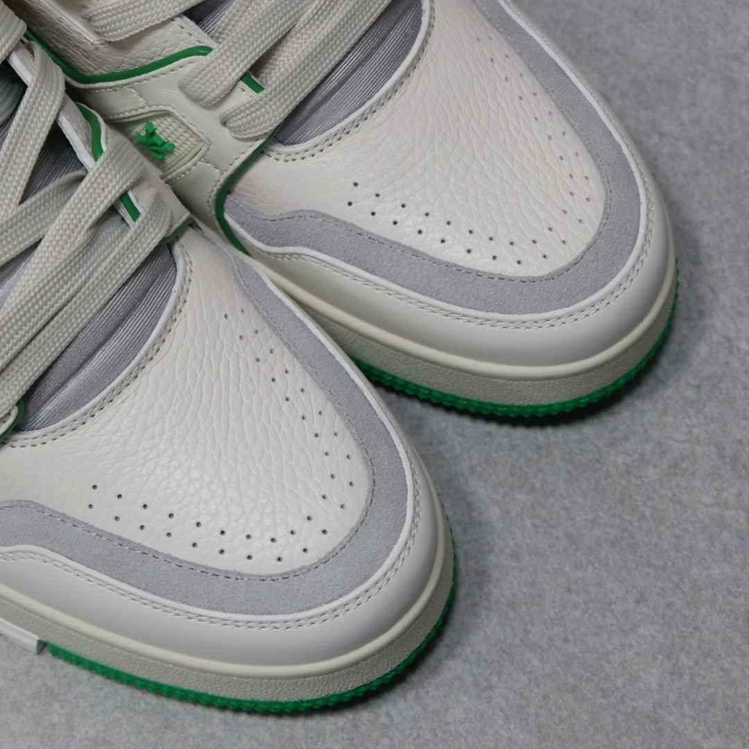 UA LV Trainer Sneaker