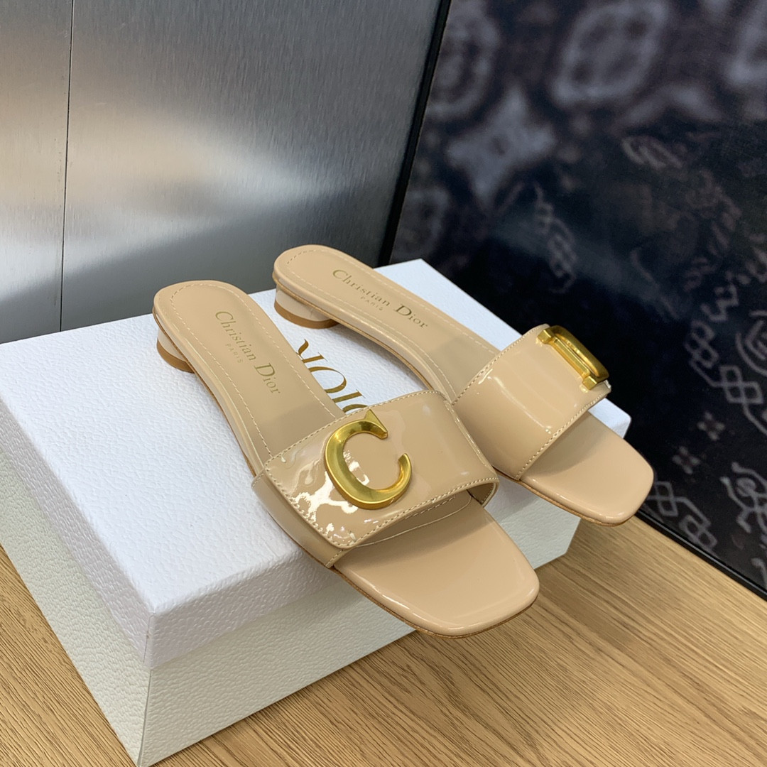 ua D*or or c'est D*or slide