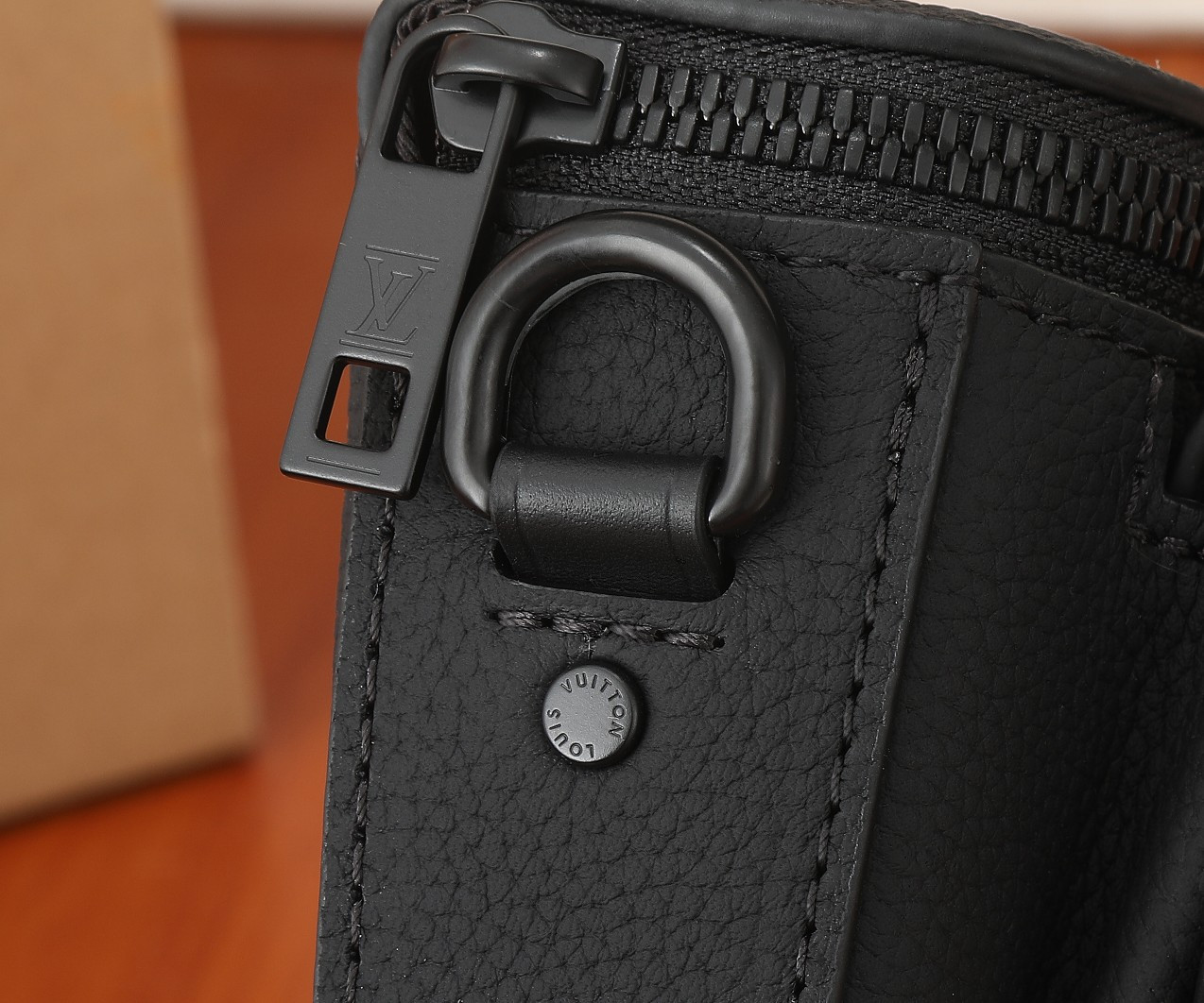 LV Pilot Wearable Wallet M83563  7.9 x 4.7 x 2.2 in