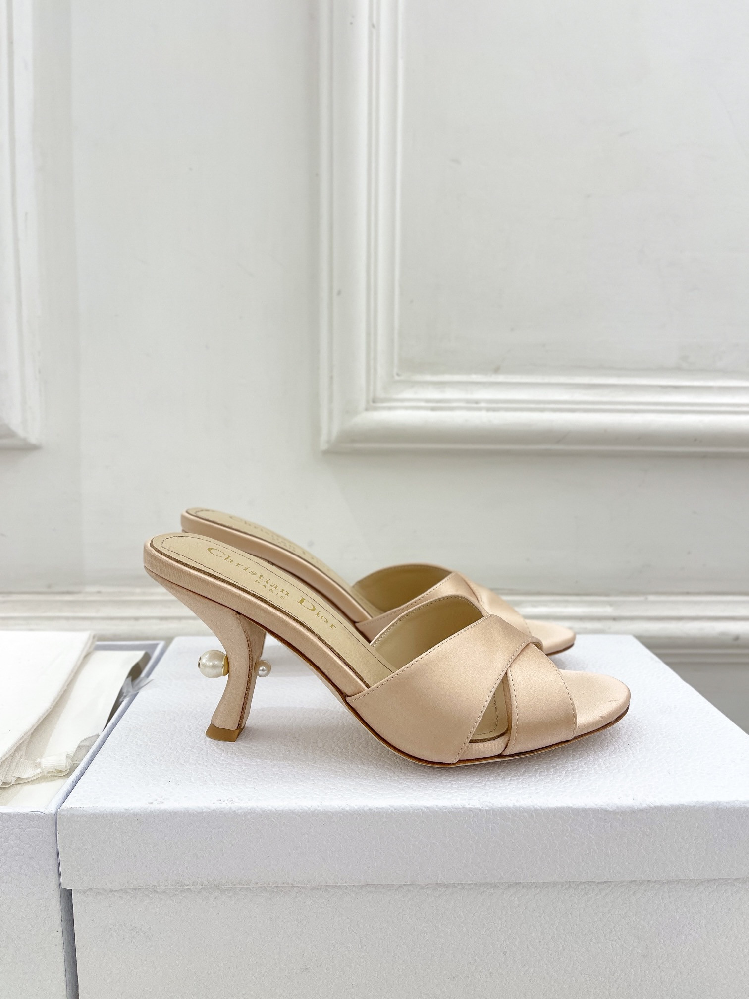 ua D*or tribales heeled slide