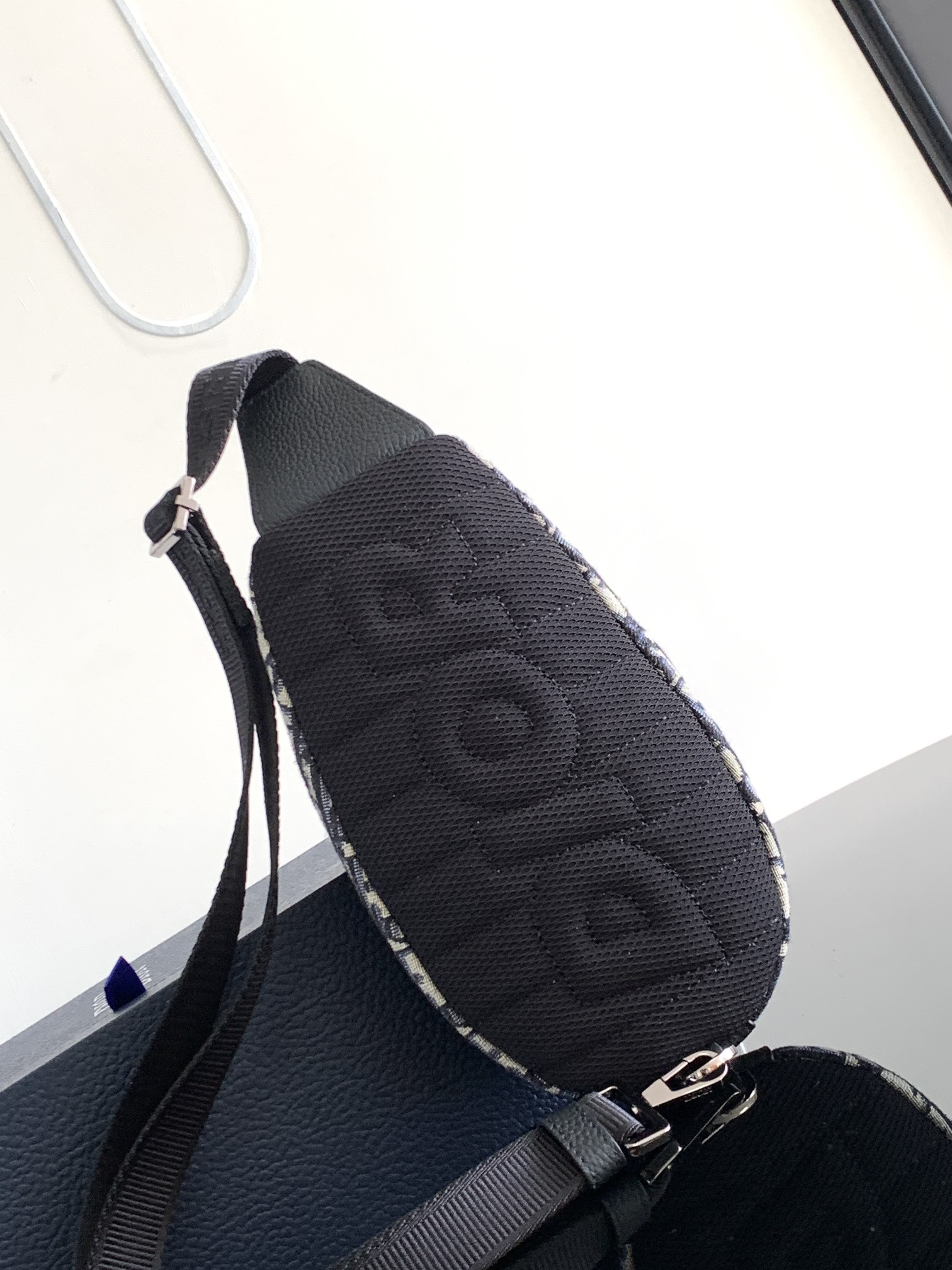 mini D*or scarab bag 28 x 12.2 x 3.8 cm