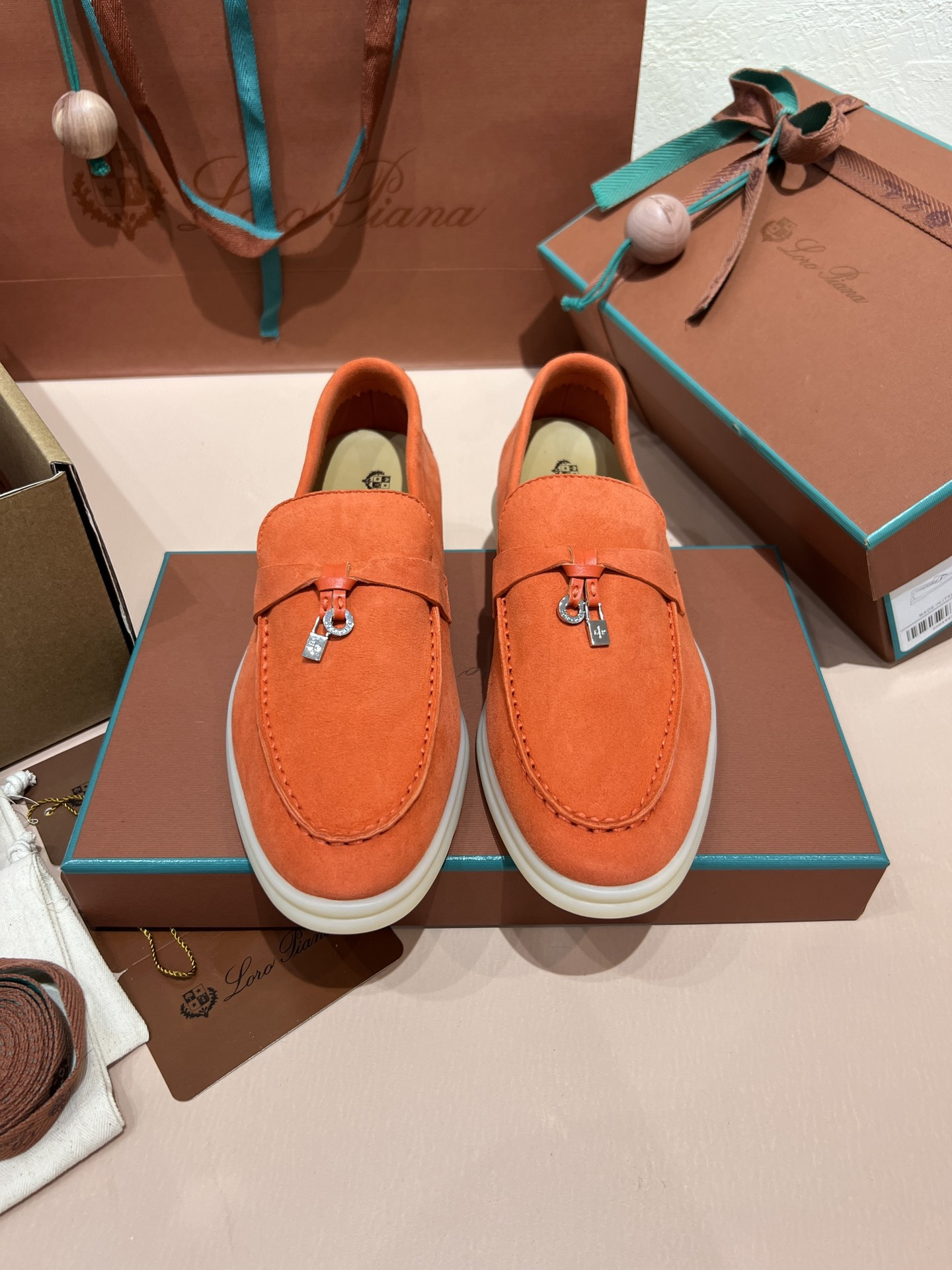 ua L**o p*ana summer charms walk loafers