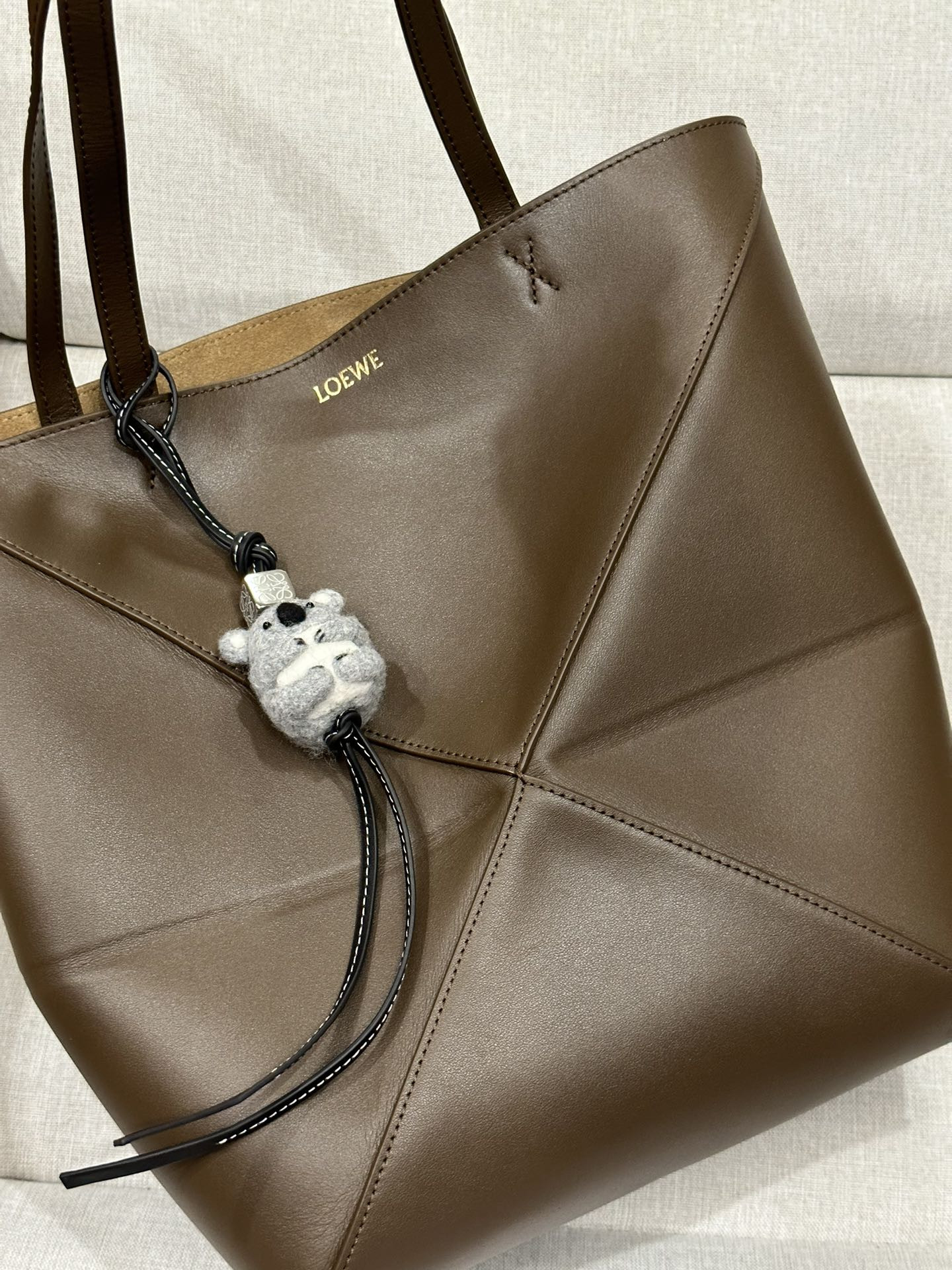 L0ew* medium puzzle fold tote in shiny calfskin 25.5x14.5x31.5cm