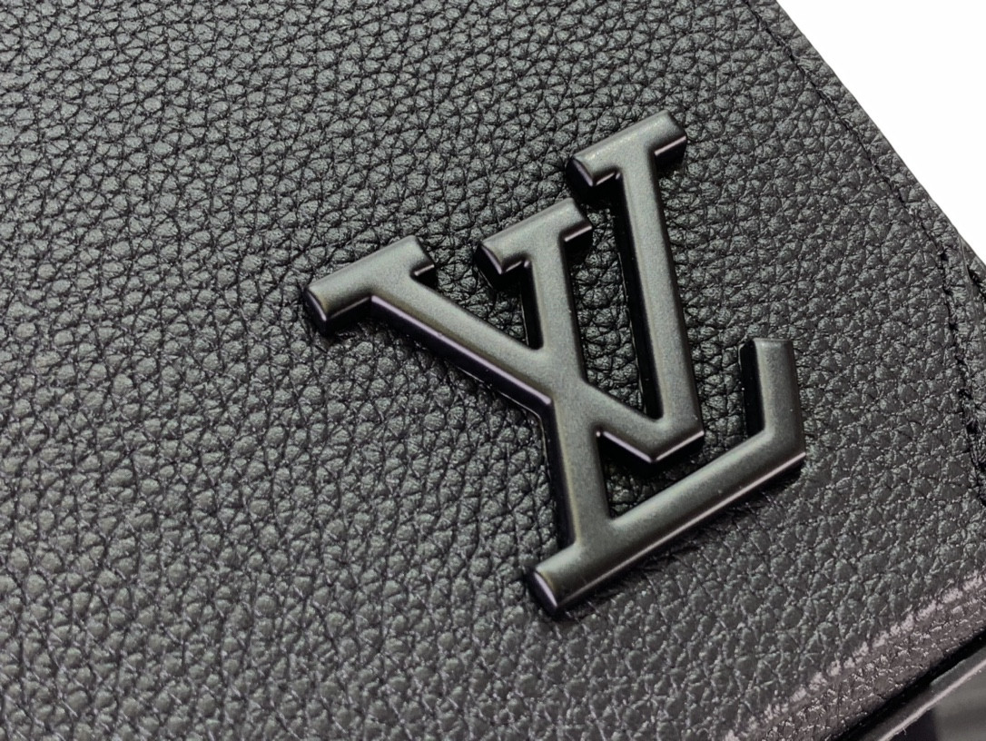 LV Takeoff Messenger PM M24769 22x16.5x7cm